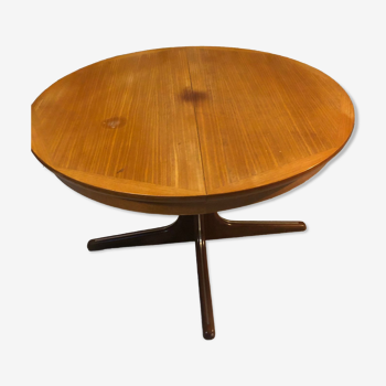 Baumann extendable round table