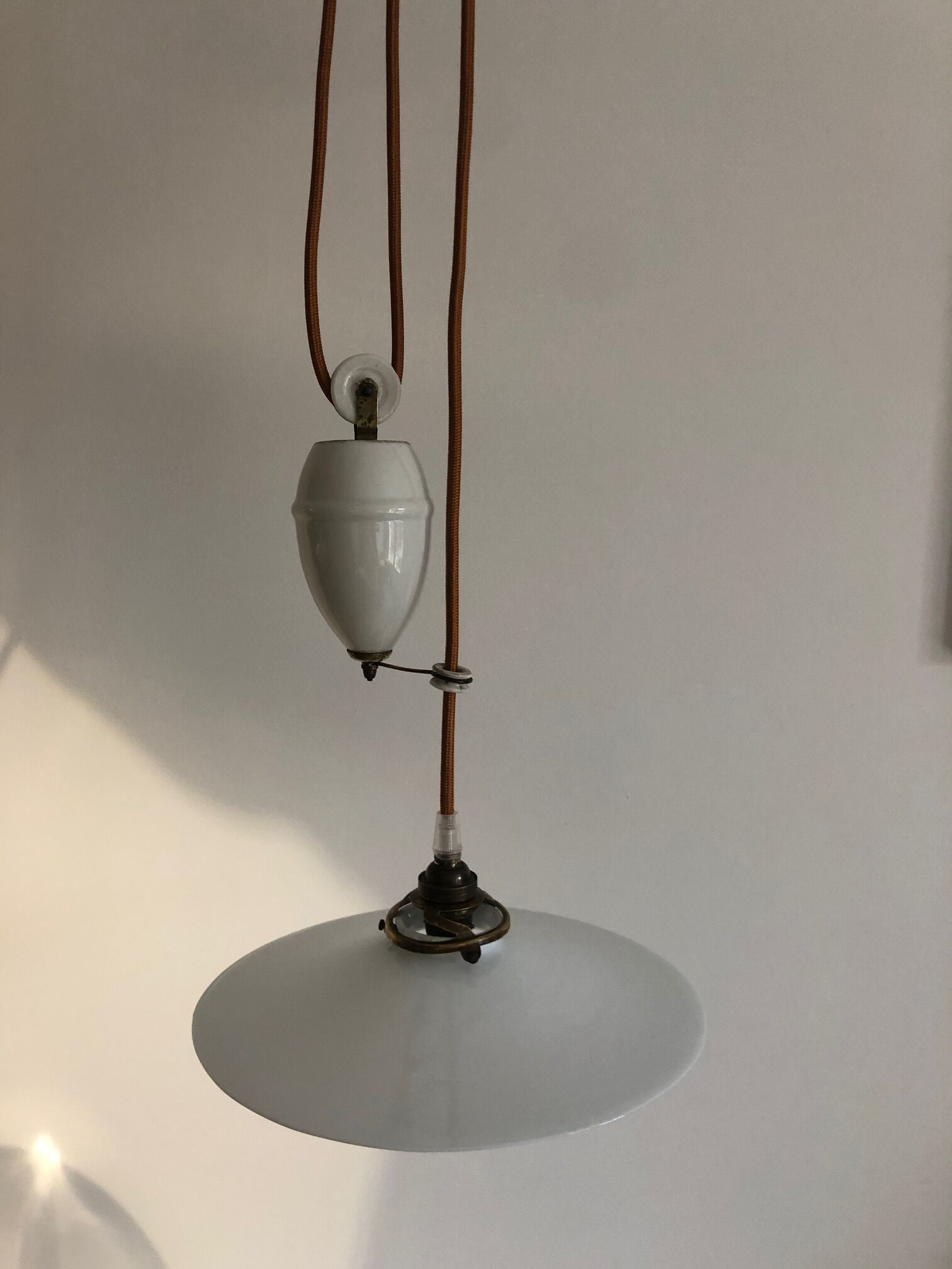 Suspension rises and falls in opaline