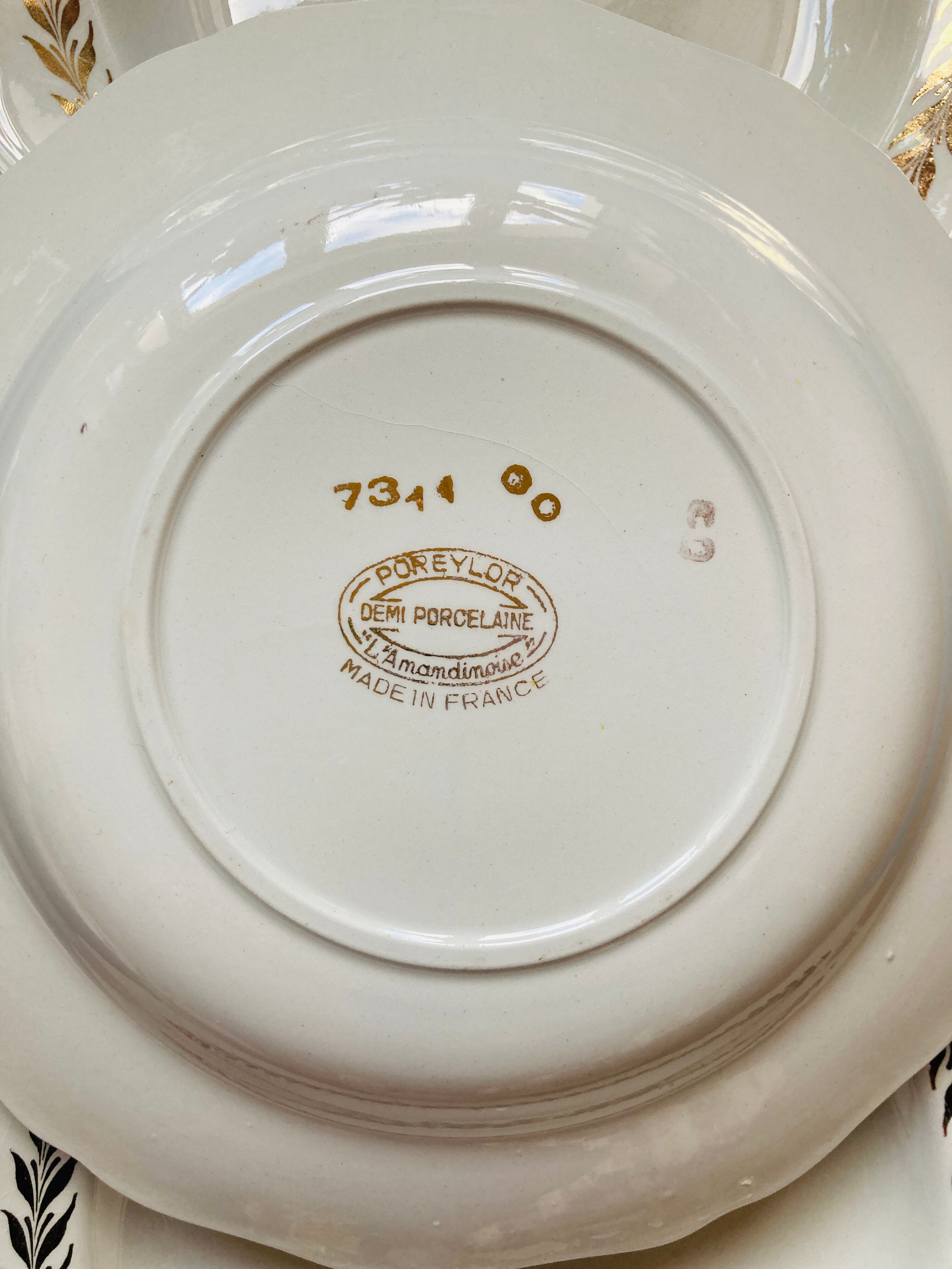 Lots of 9 white hollow plates - golden poreylor the amandinoise france