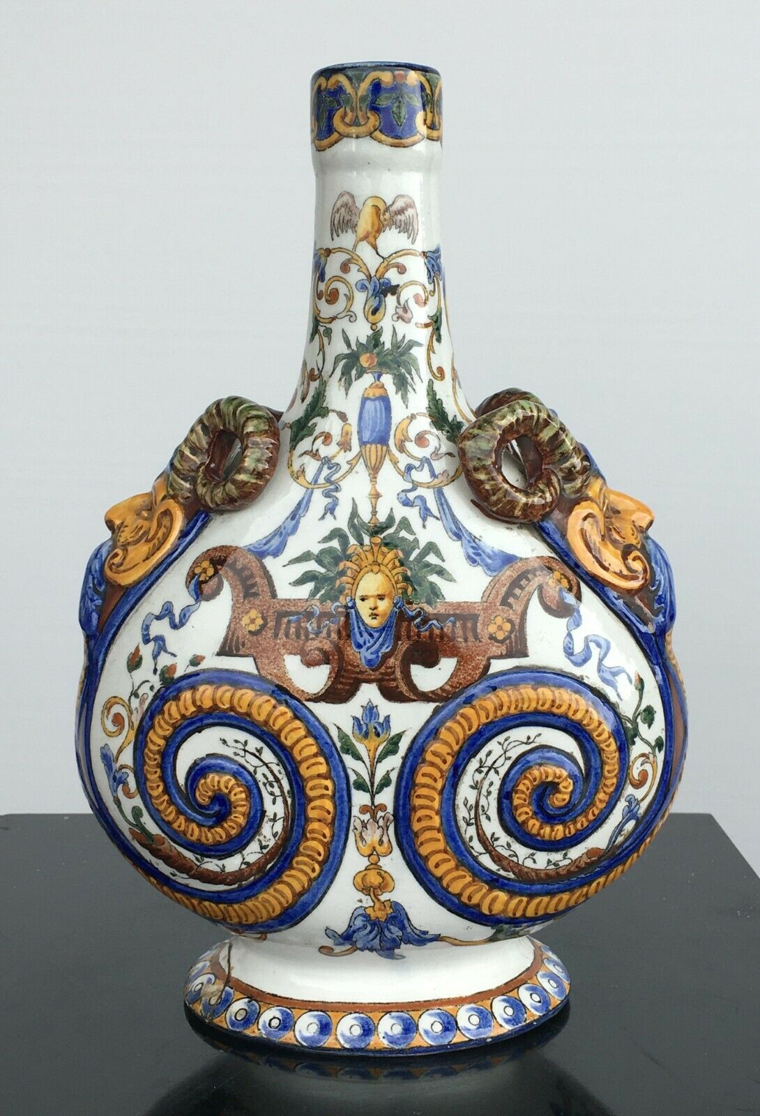 19th-century Venetian renaissance-style house décor