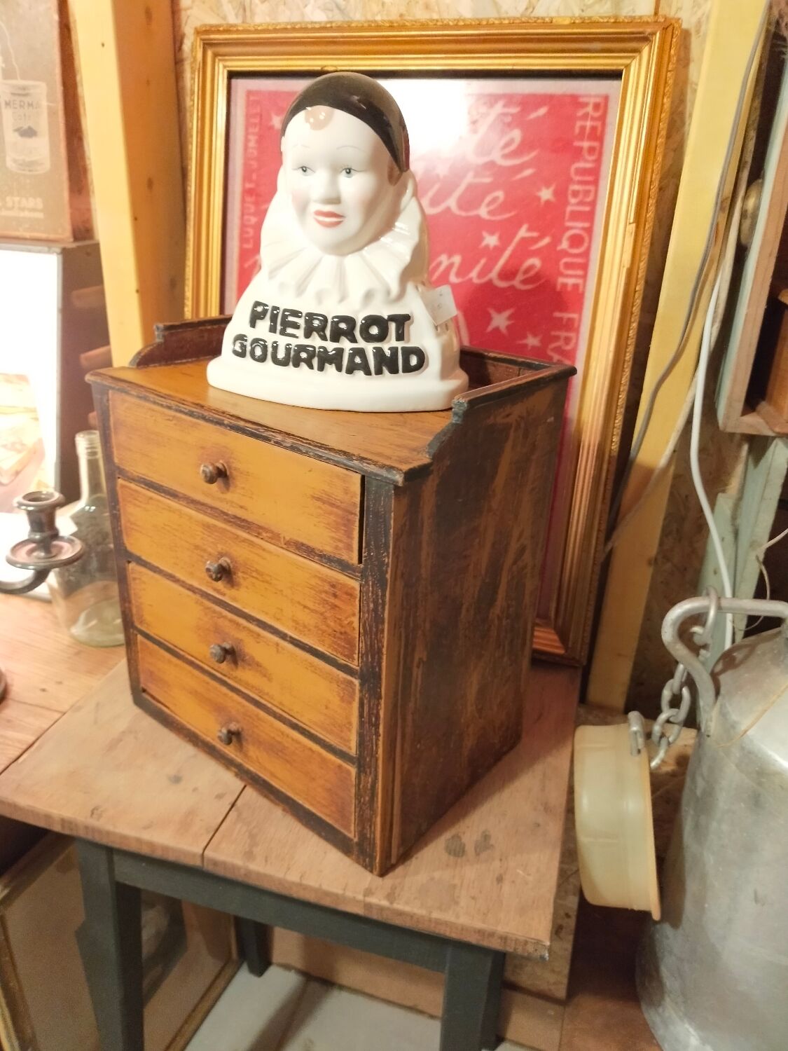 Haberdashery or watchmaking furniture