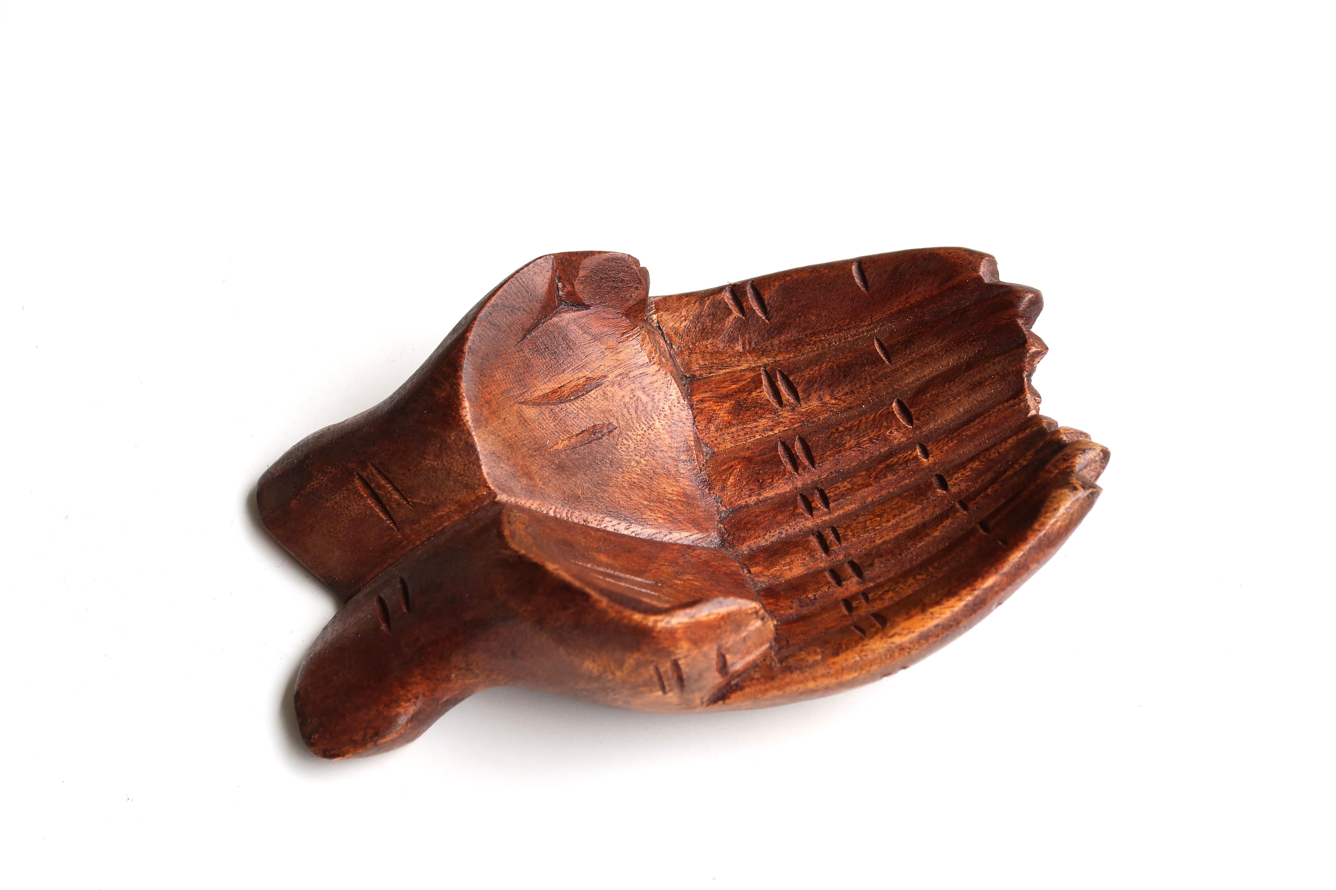 Empty pocket, hands joined in carved wood, 70s