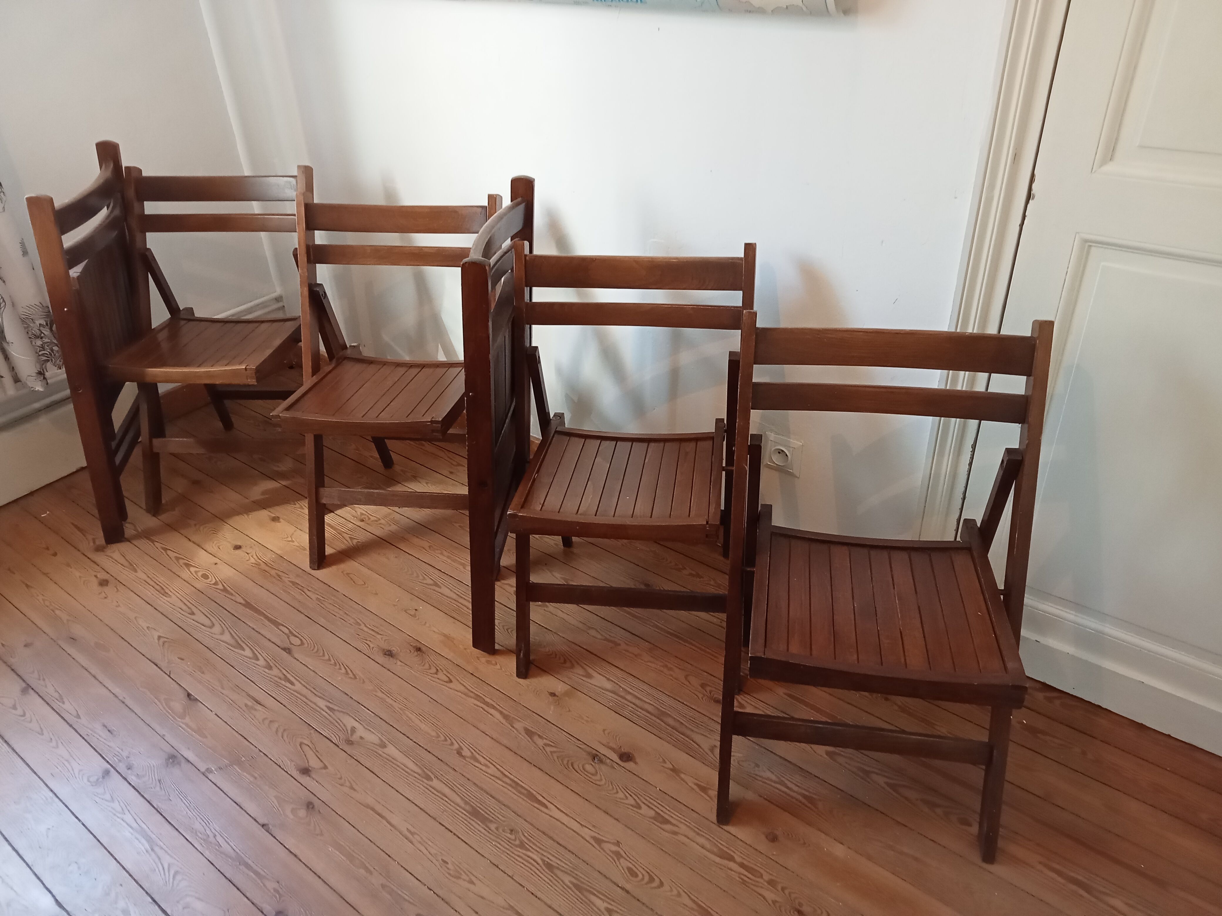 4 folding vintage wooden chairs