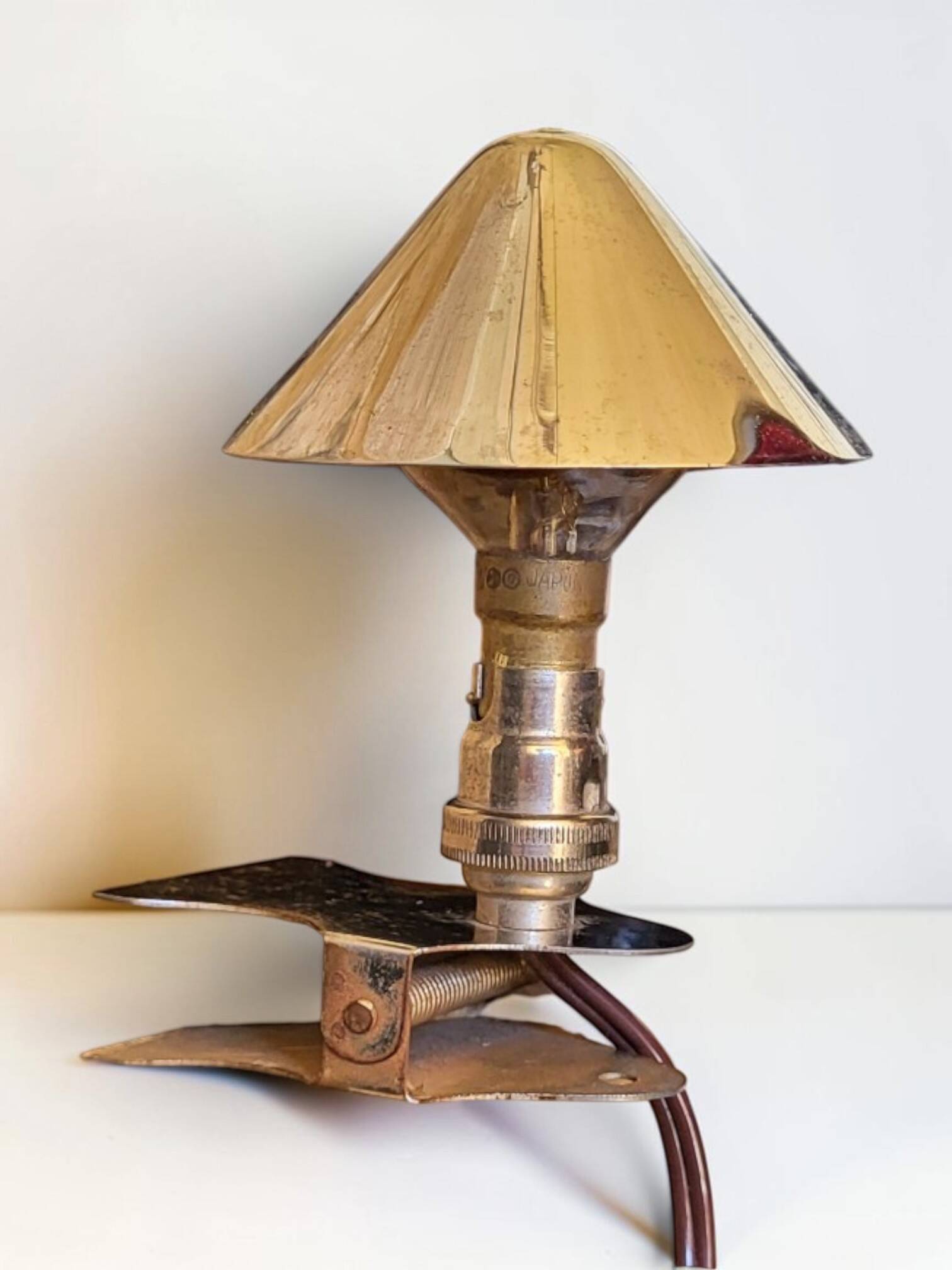 70s mushroom clip lamp