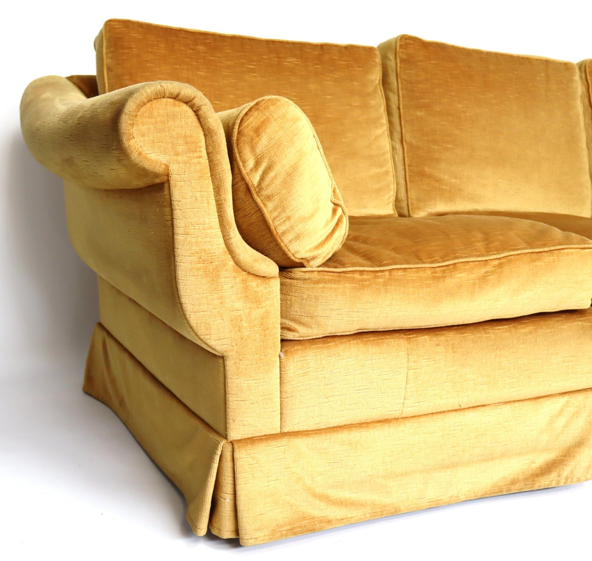 Three-seater velvet sofa