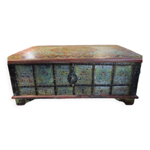 table basse coffre peint
