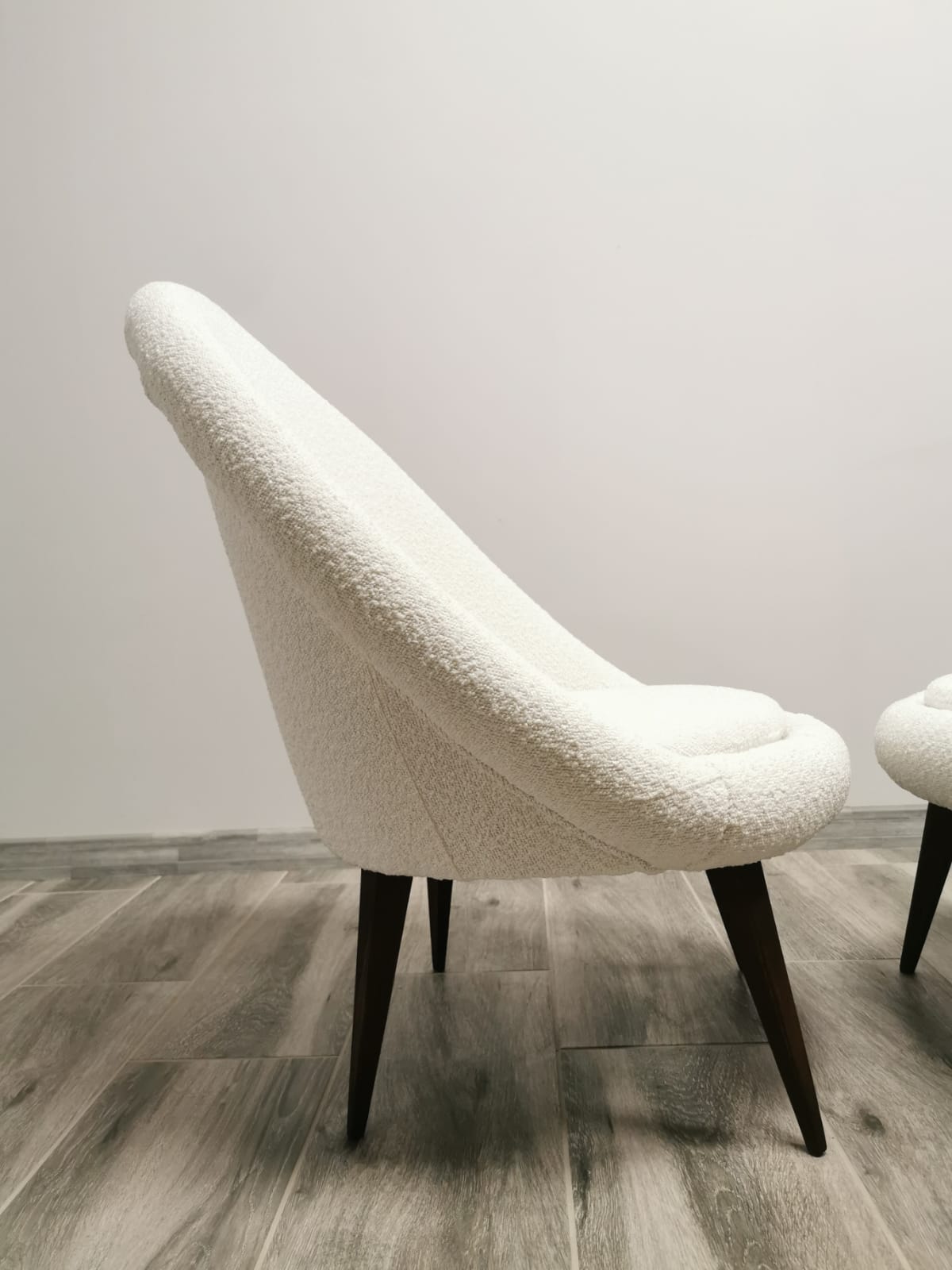 Paire de fauteuils mid-century restaurés