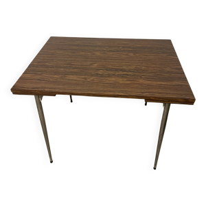 Table en bois avec pied