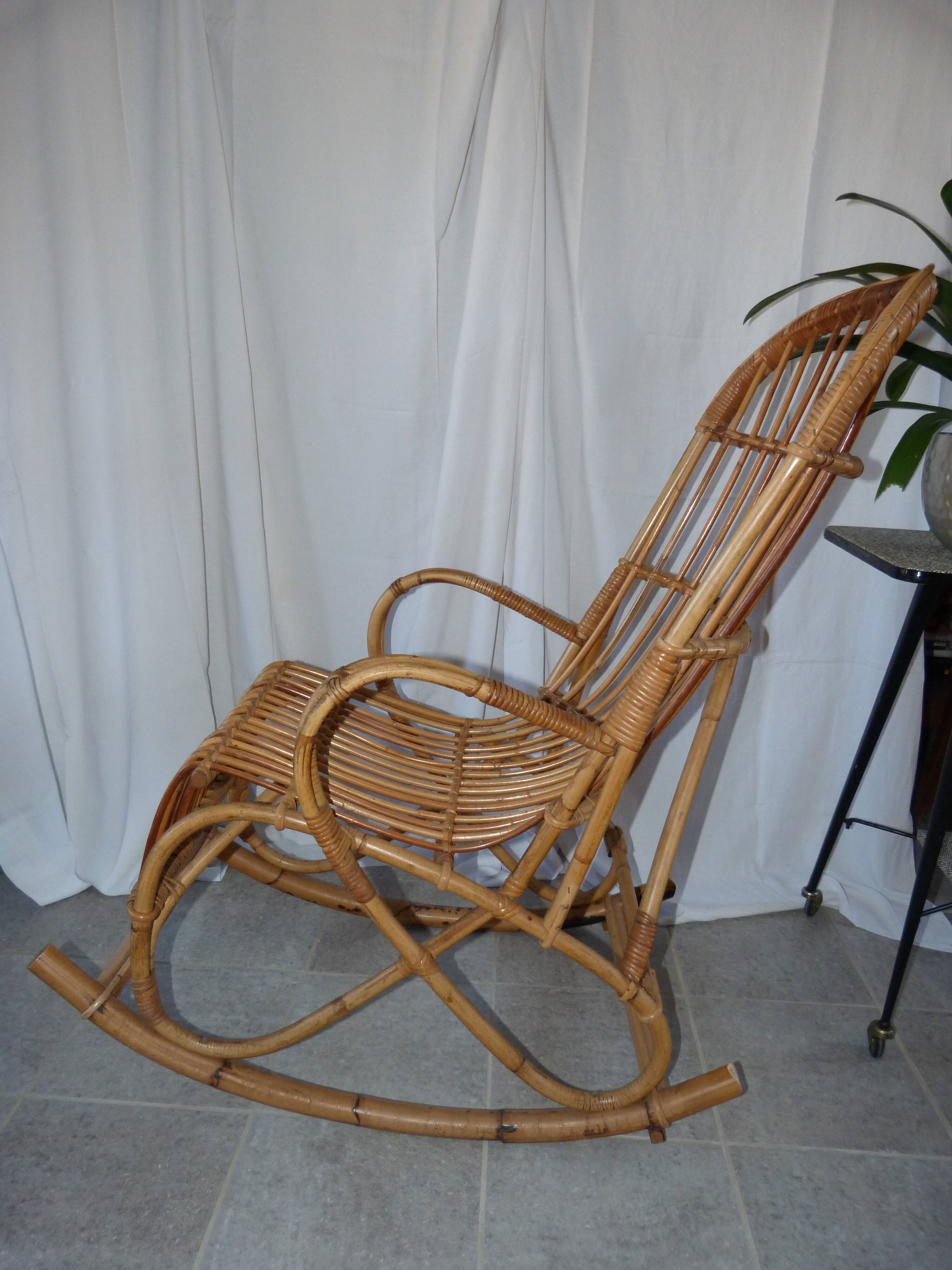 Rocking chair en rotin