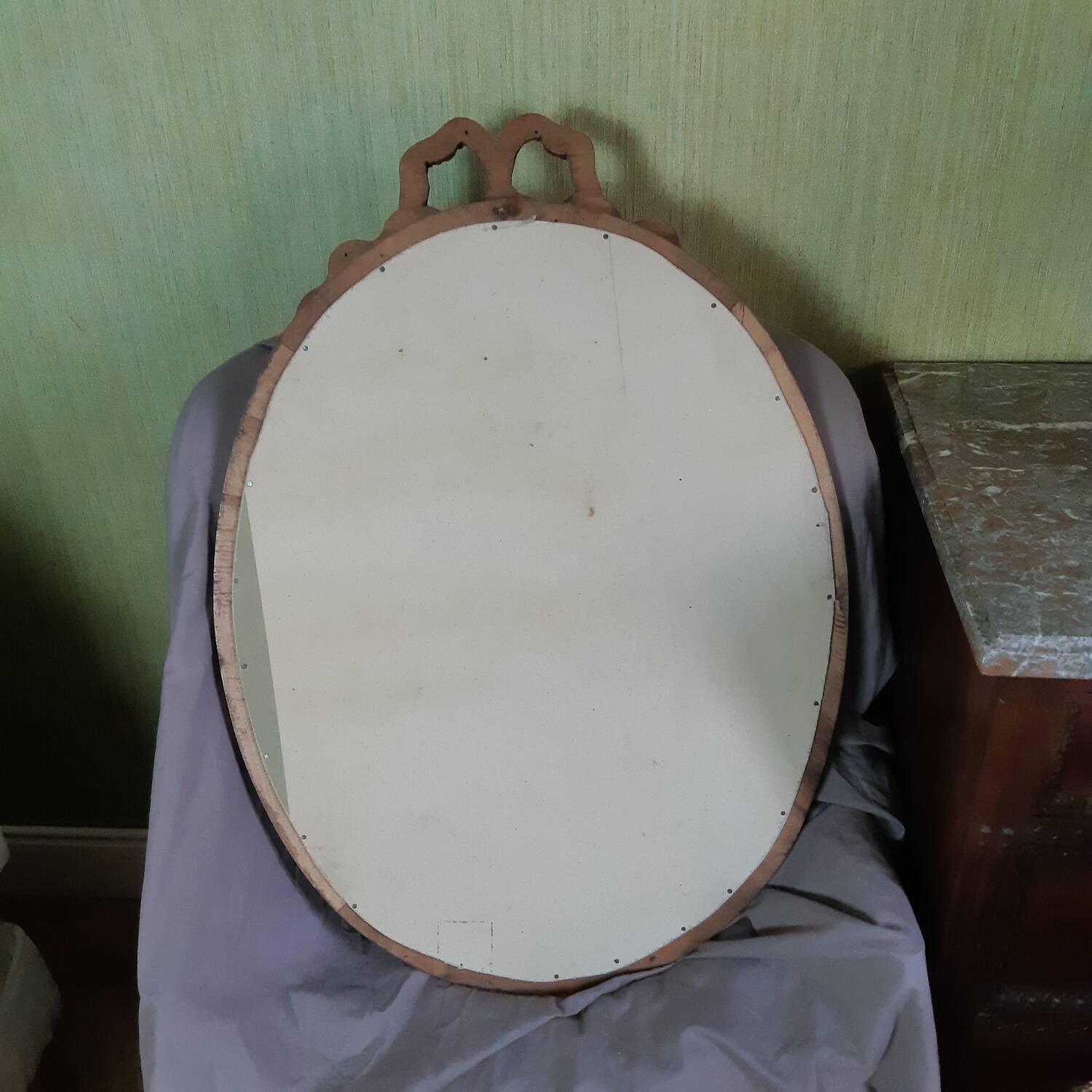 Miroir de style Louis XVI en noyer 80X57