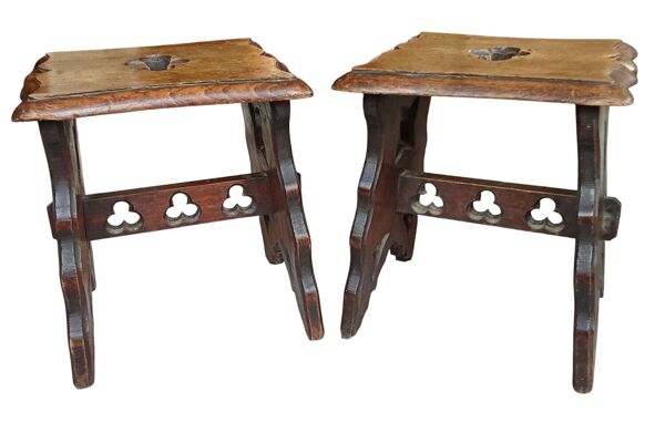Paire anciens tabourets bois sculpté