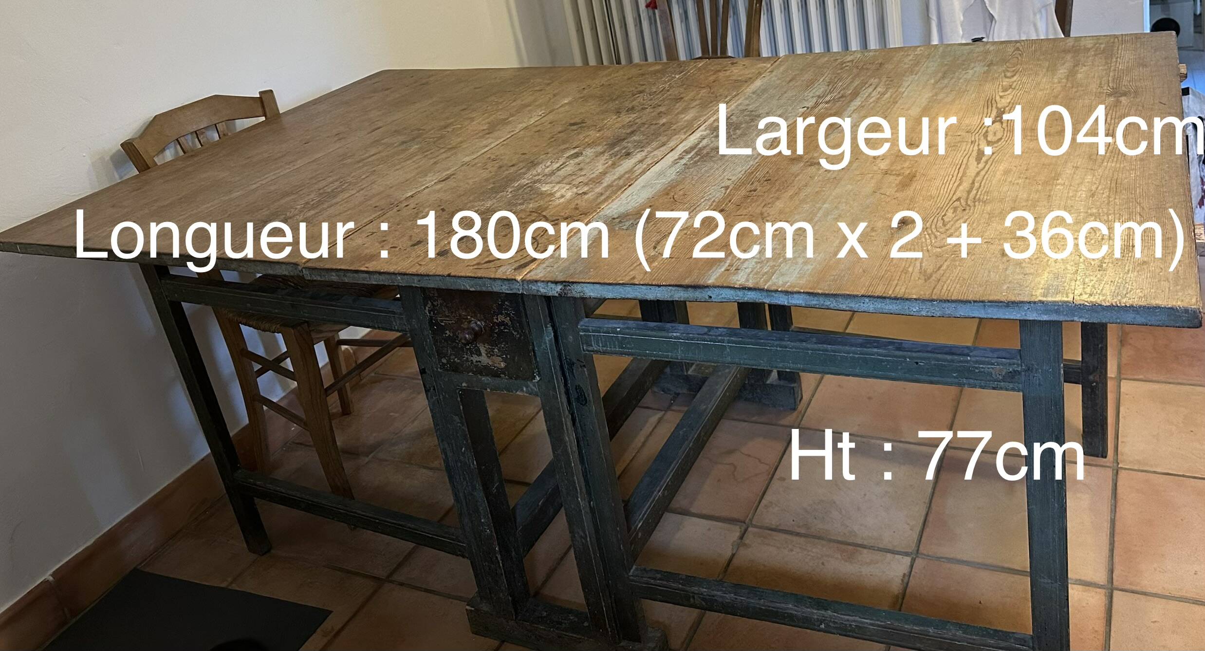 Table à manger suédoise gustavienne
