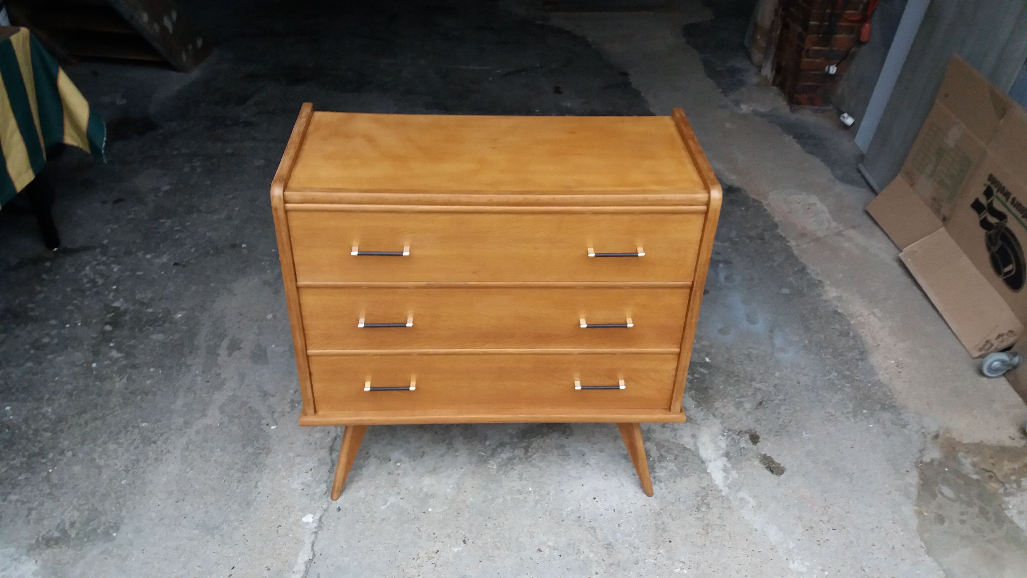 Chest of drawers feet compass 1950.