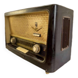 Vintage grundig bakelite radio