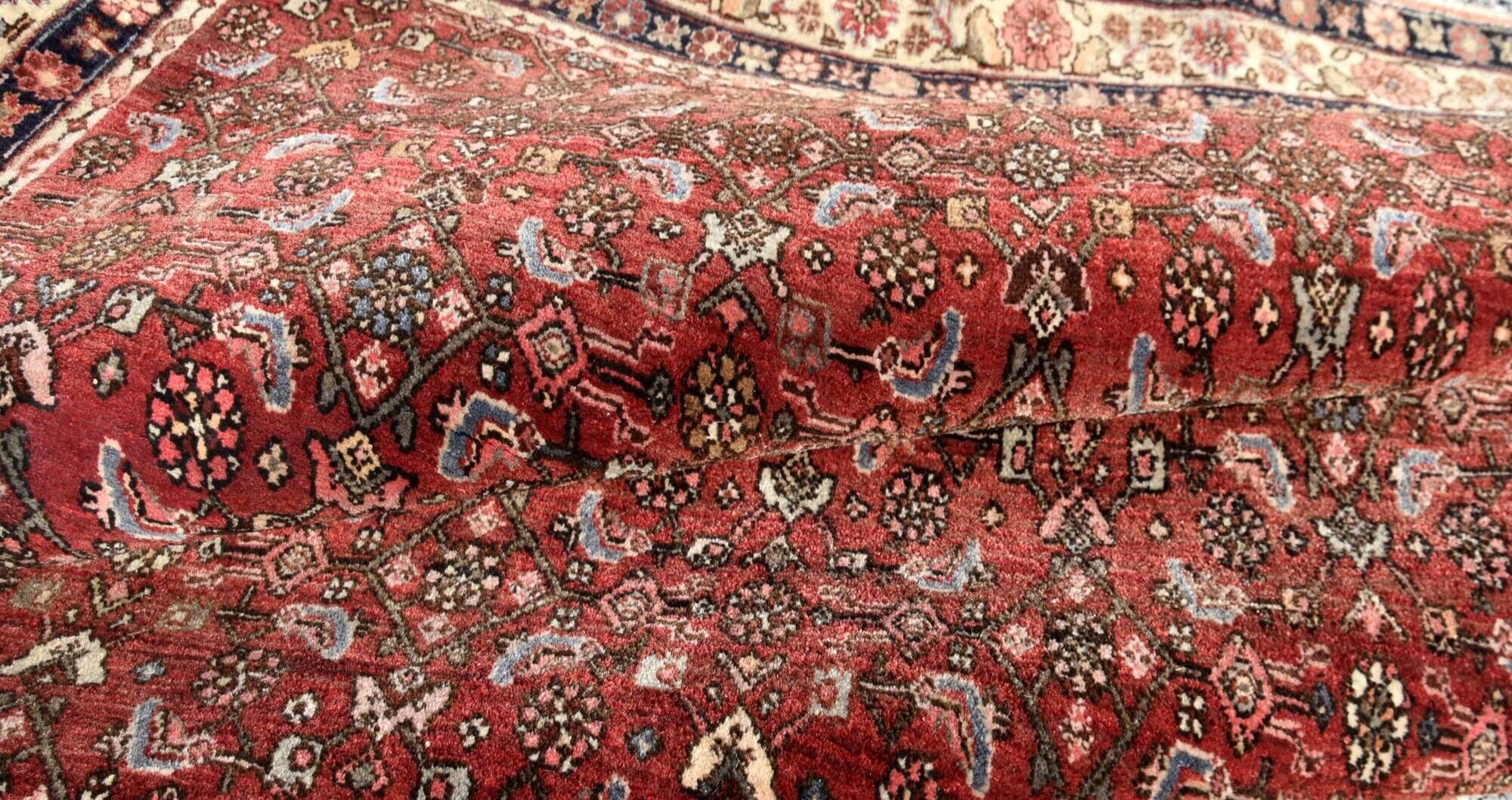 Antique Iranian Bidjar oriental rug - entirely handmade: 1.60 X 2.18 meters