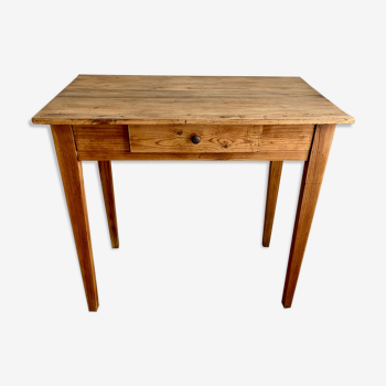 Pine table