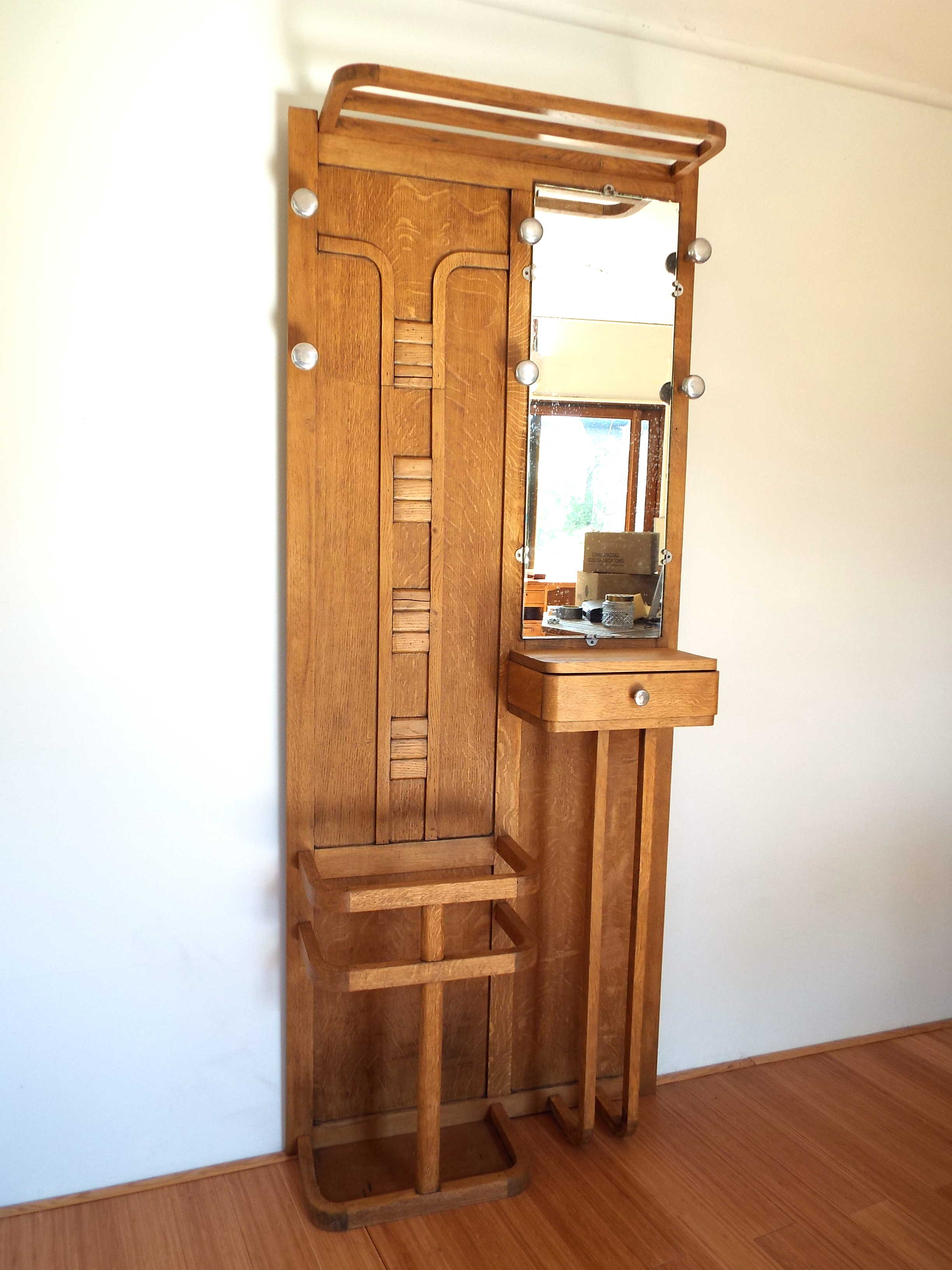 Entrance cloakroom coat rack