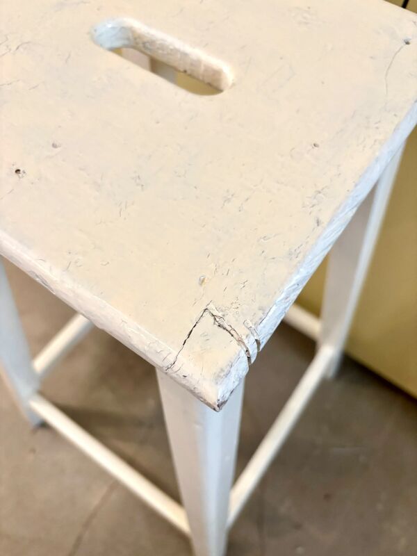 Tabouret haut, sellette en bois écru