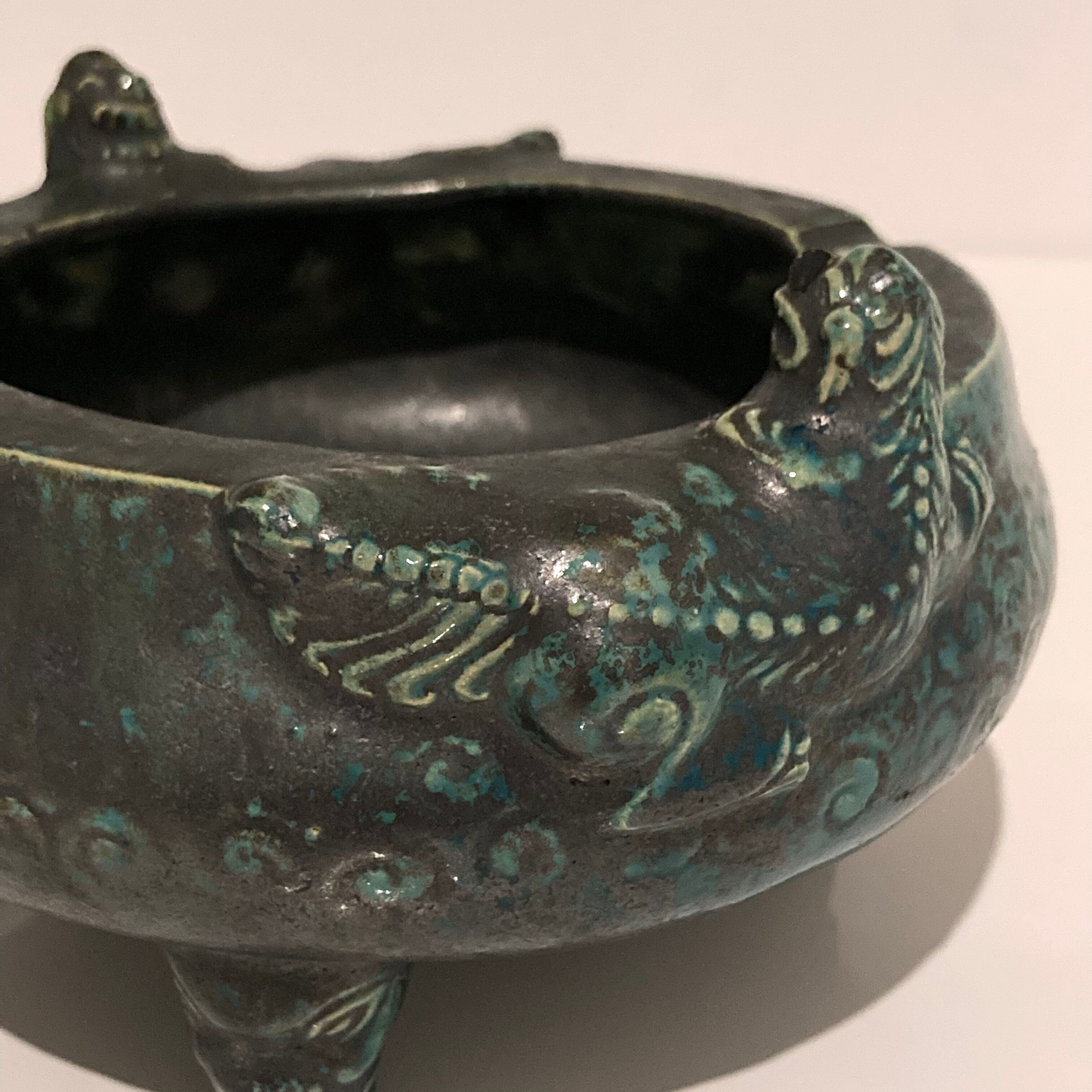Cendrier en céramique émaillée en forme de brûle-parfum chinois