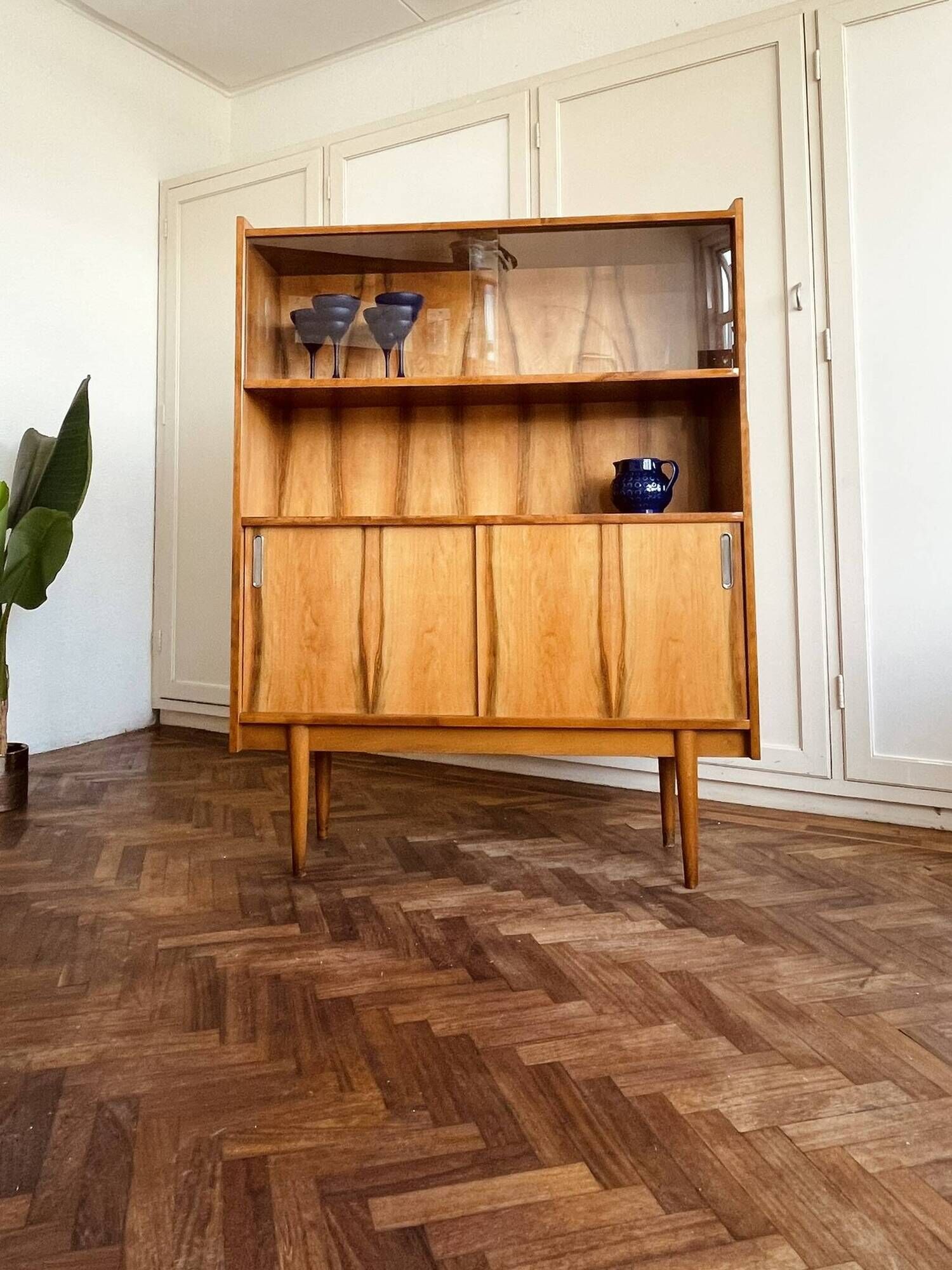 Bytomskie orion 1050b highboard en finition laque guitare