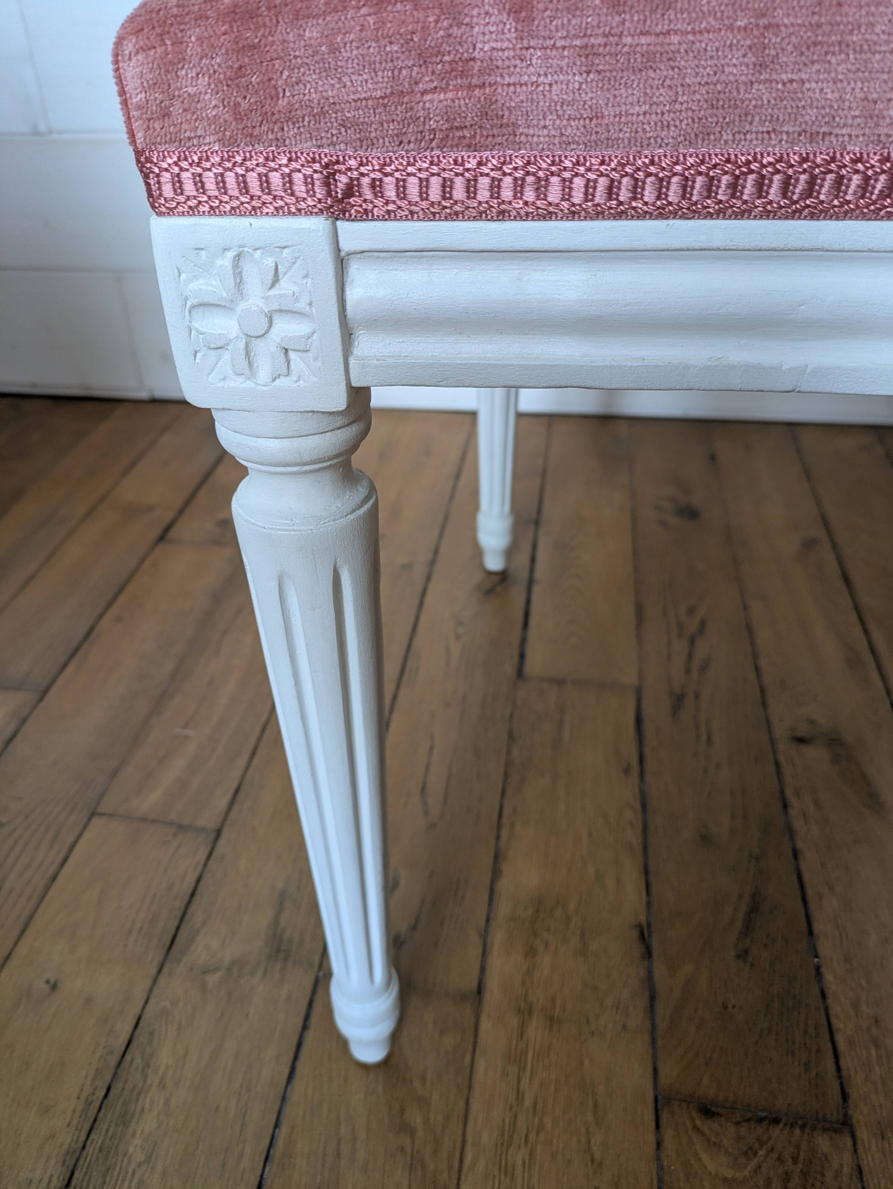 Chaise de style Louis XVI rénovée