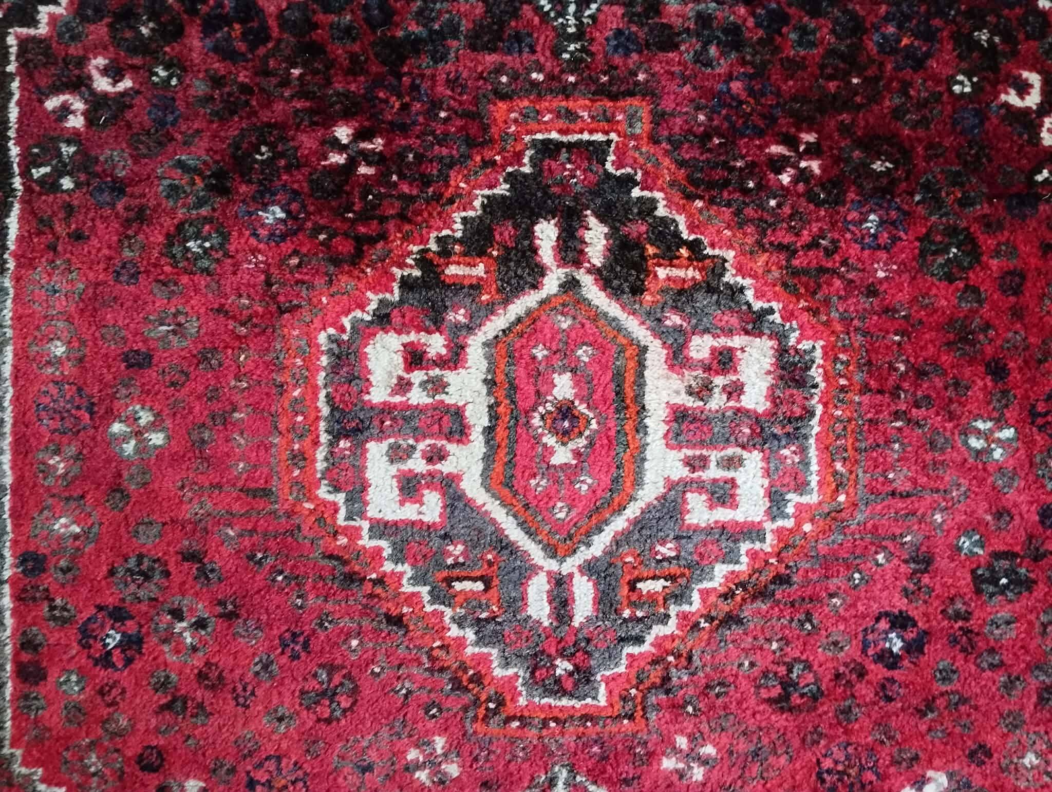 Handmade Persian Shiraz rug 160x120cm
