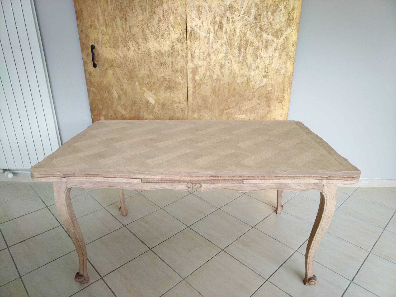 Renovated solid oak extendable table