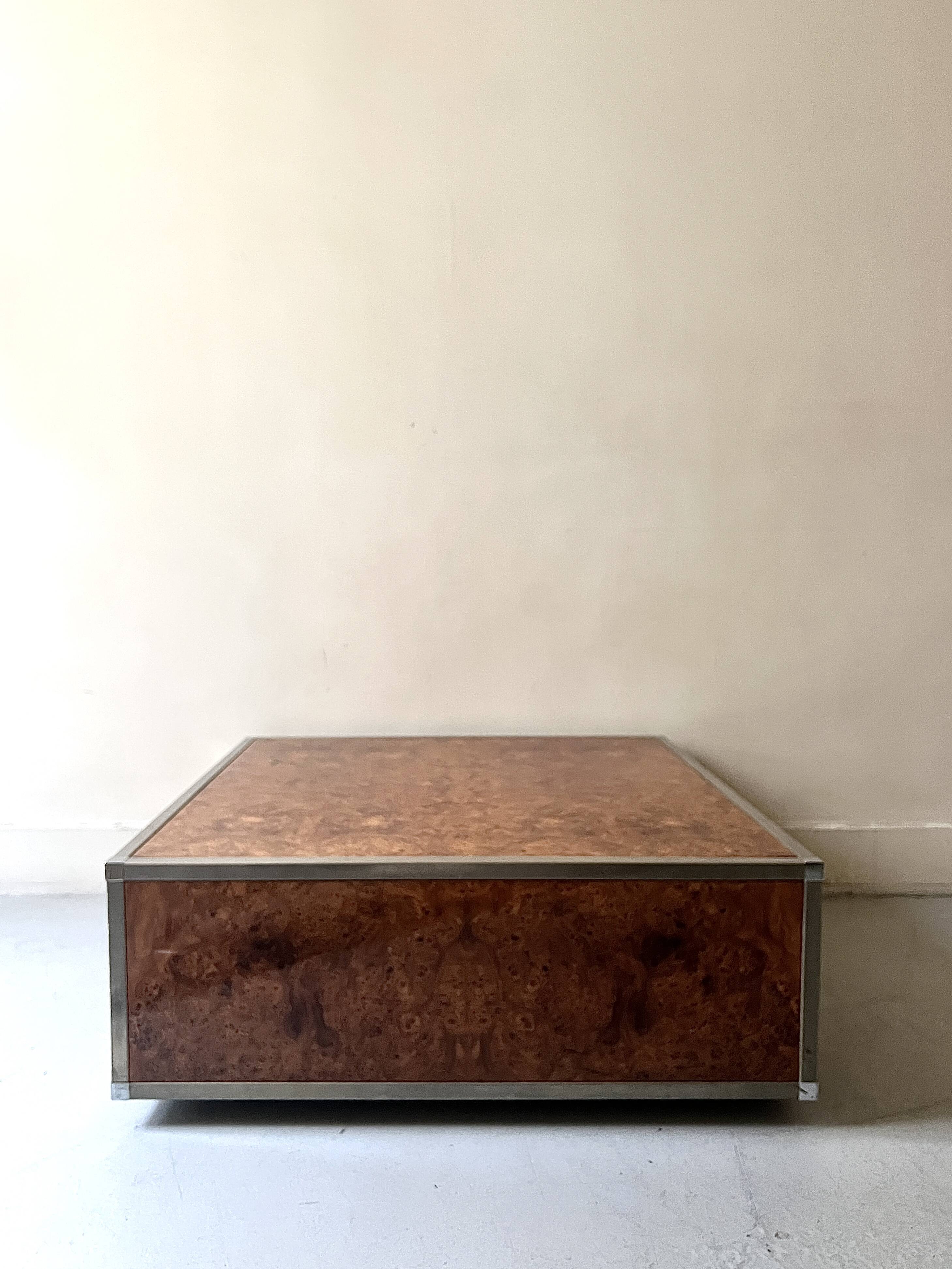 Square coffee table in metal and elm burl in the style of Willy Rizzo, 1970