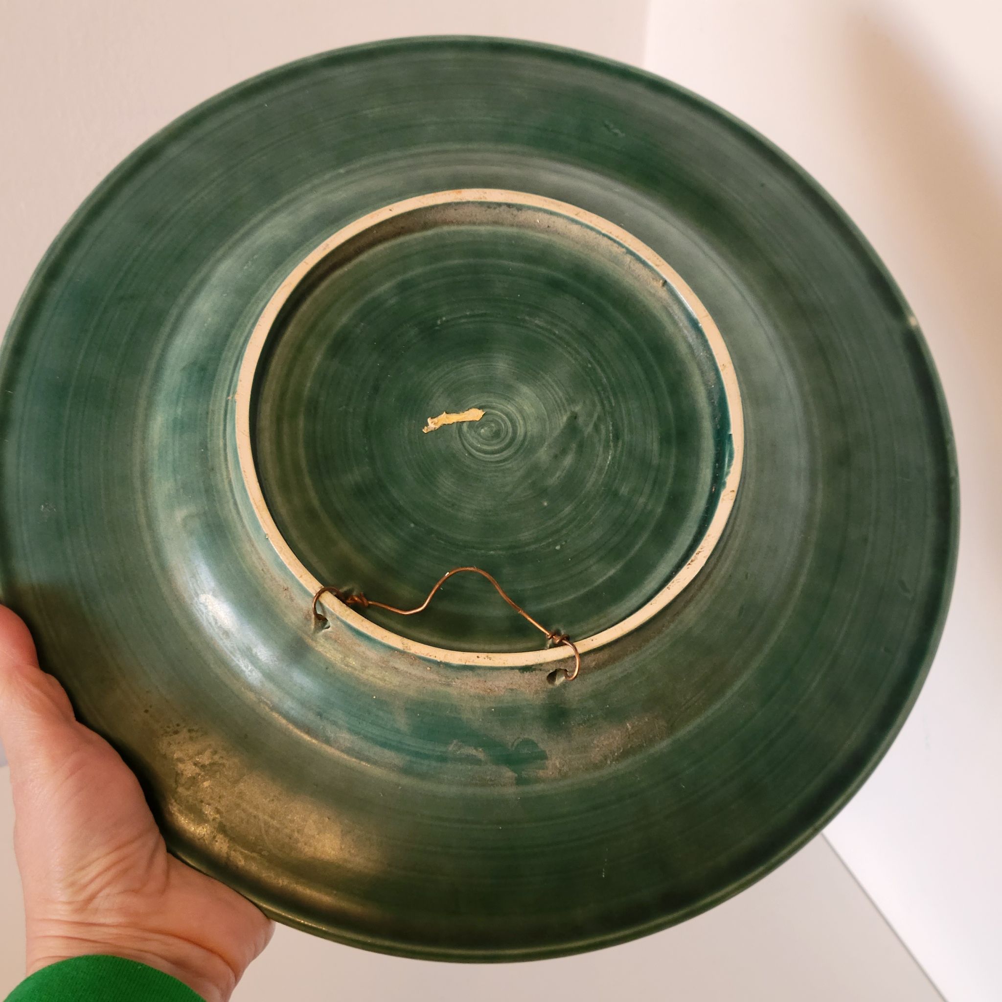 Large vintage stoneware ceramic plate to identify
