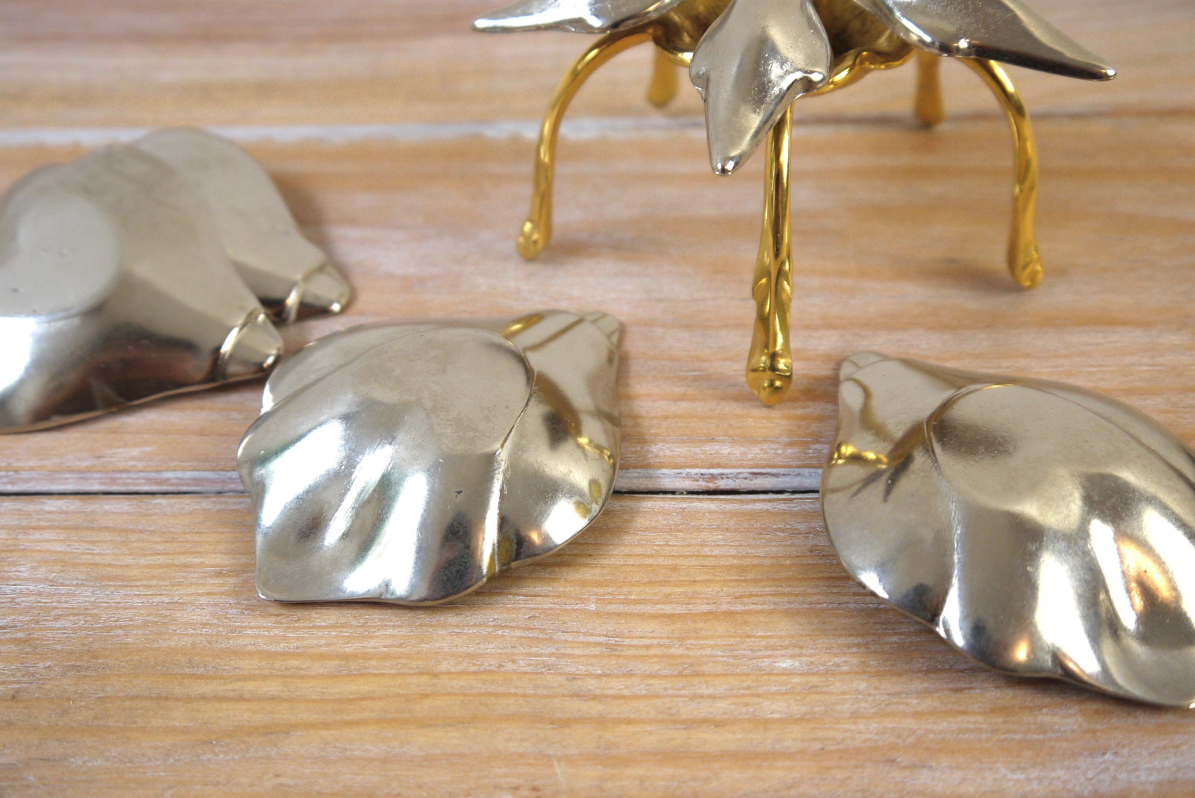 Ashtray in metal and brass, removable petals flower