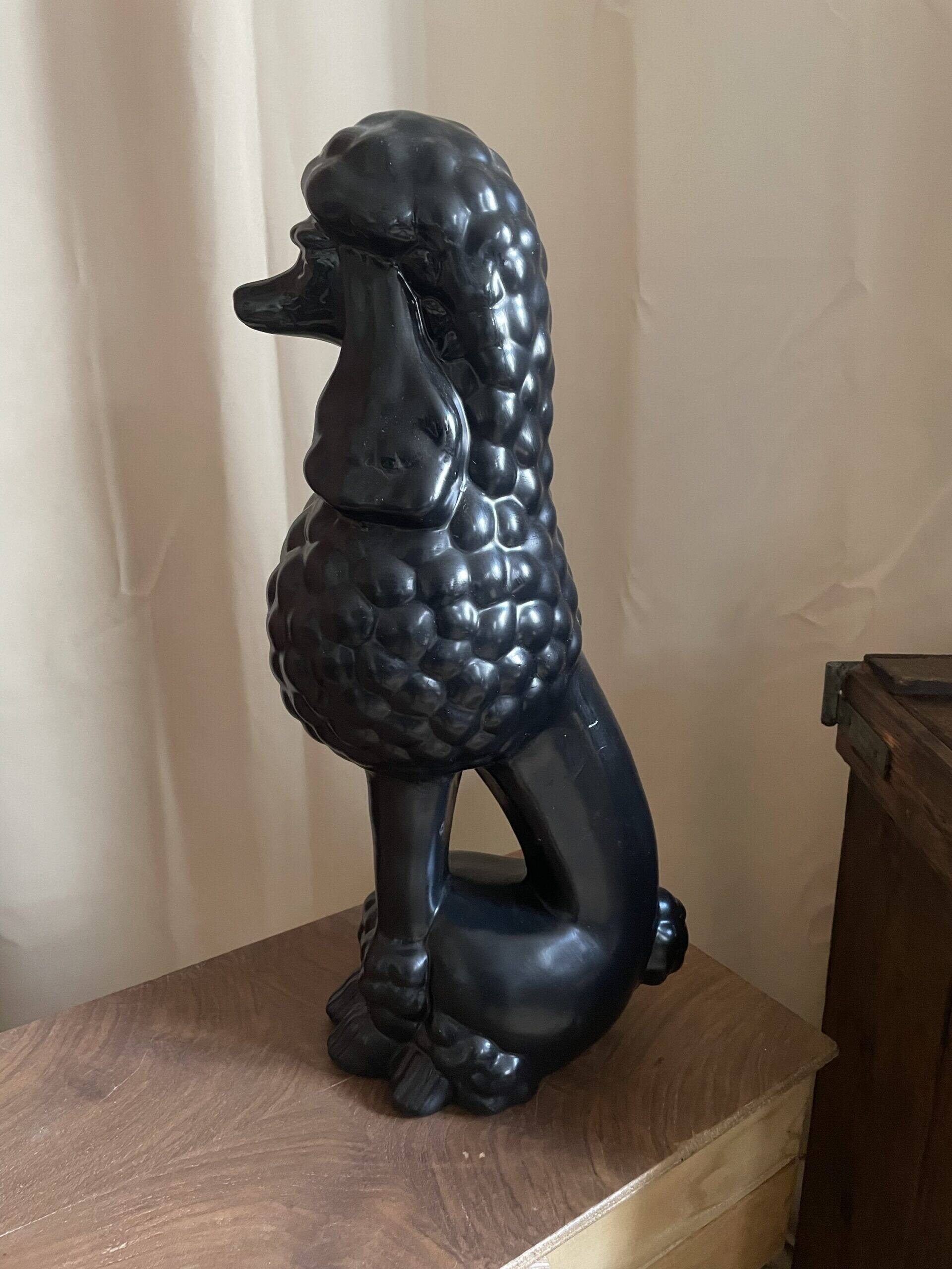 Caniche noir en céramique circa 1980