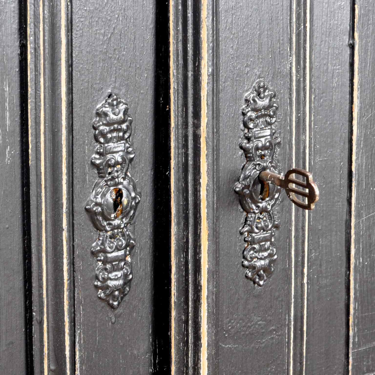 French buffet cabinet from 1907