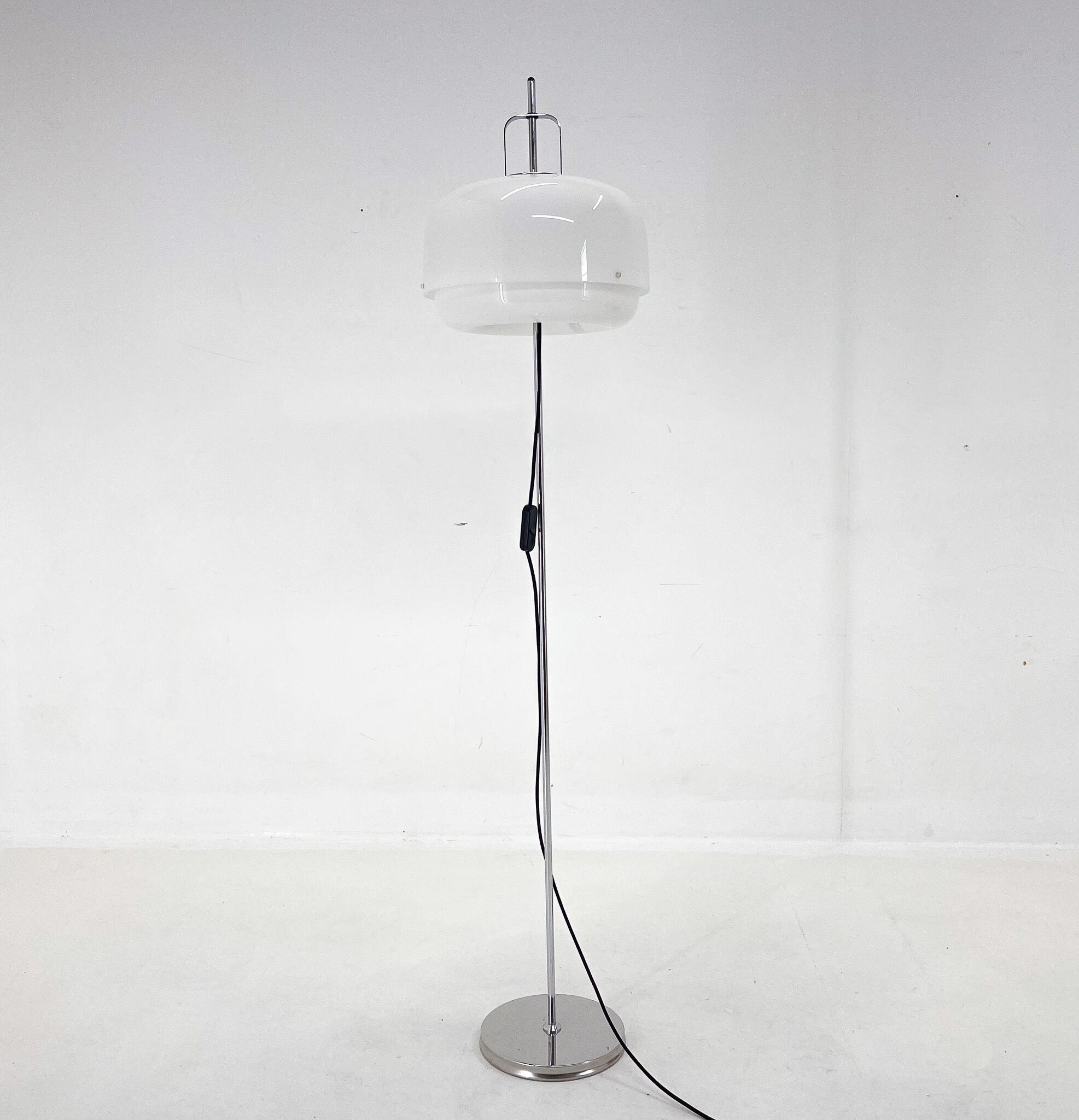 1970s Adjustable Floor Lamp Designed by Guzzini for Meblo, Italy