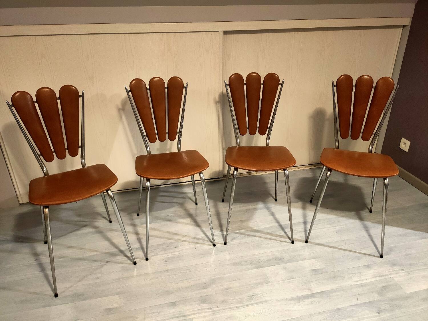 4 vintage Tubmenager petal chairs