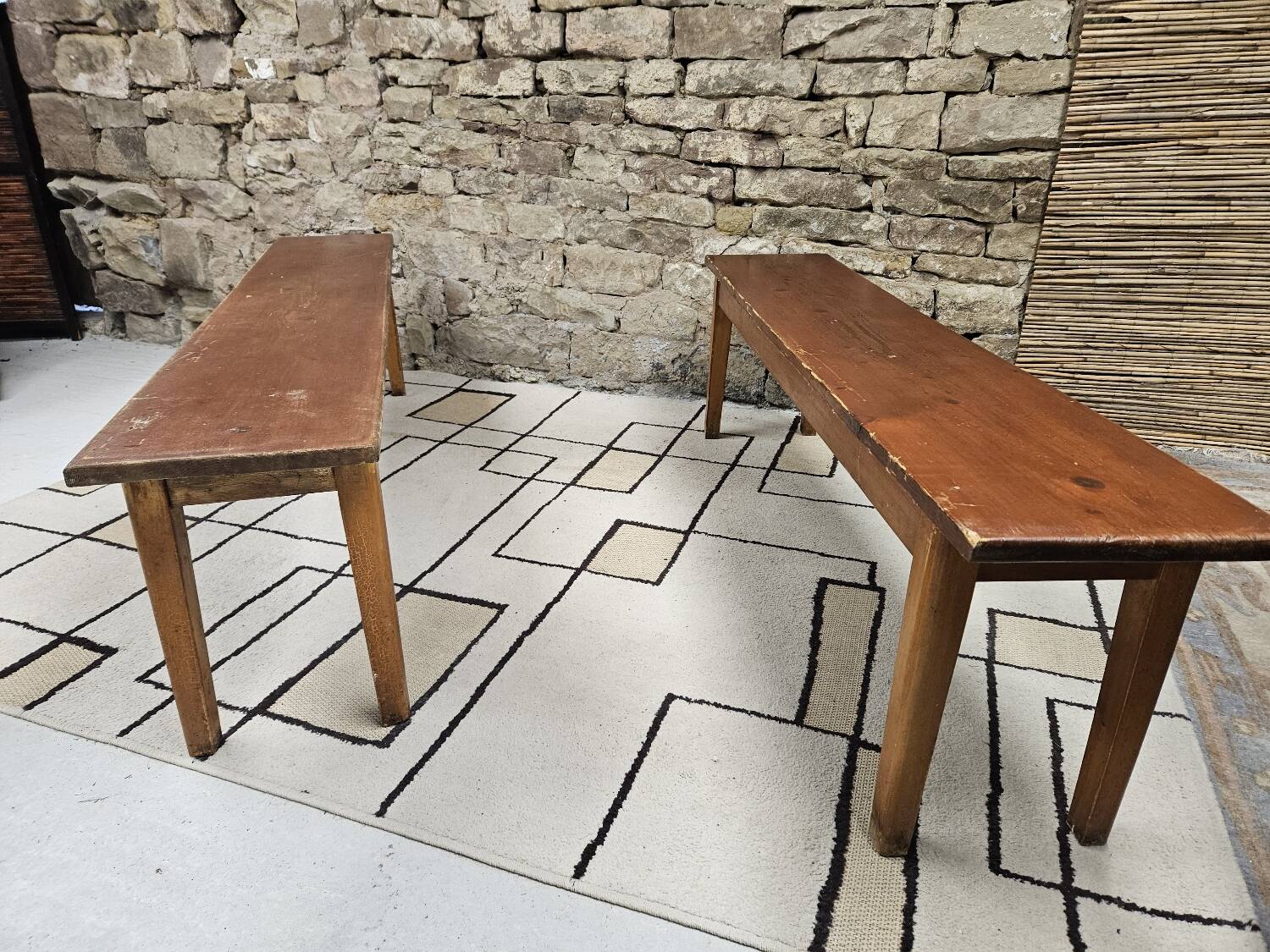 Lot deux bancs de ferme sapin vintage