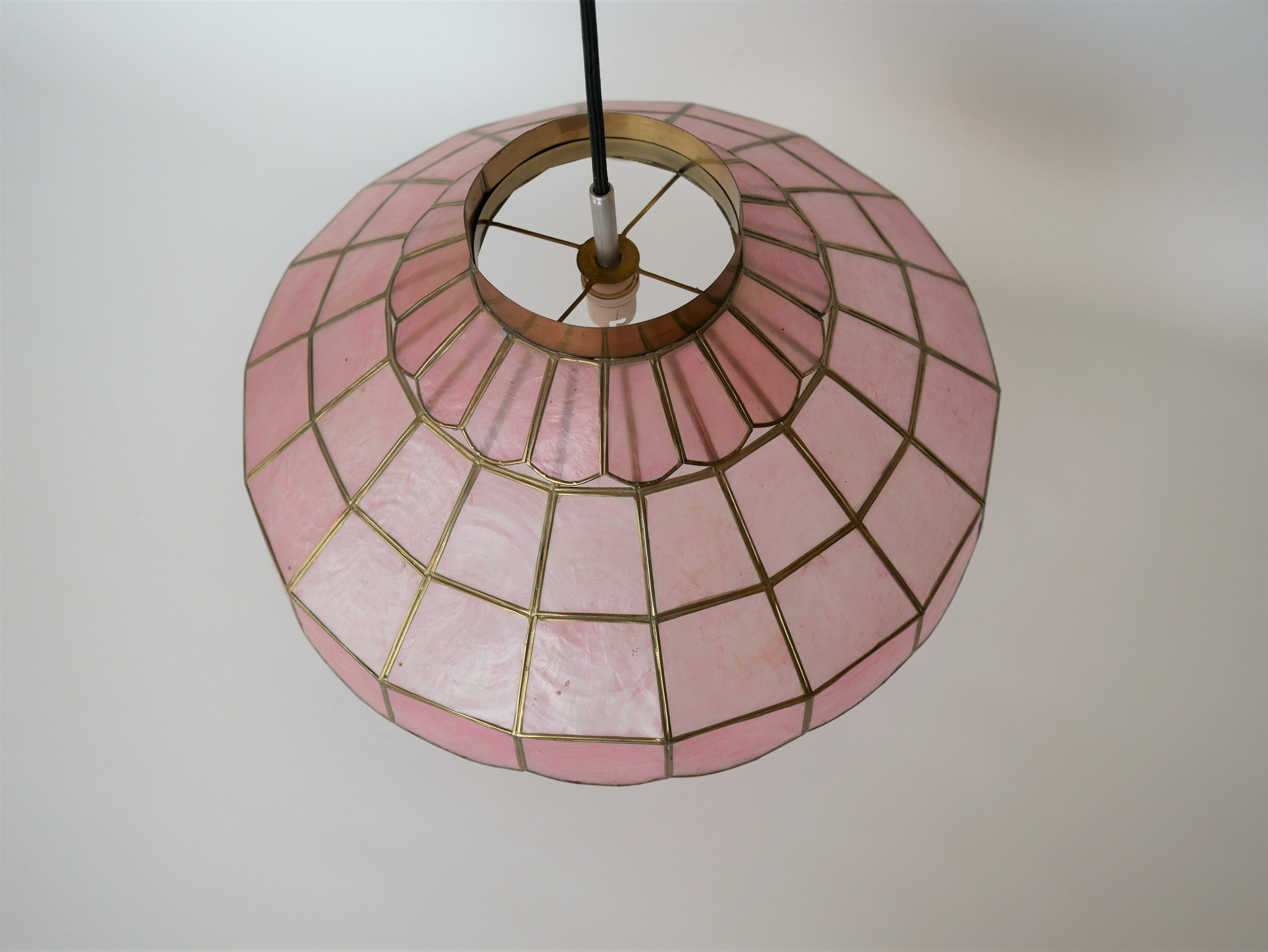 Suspension vintage en nacre rose