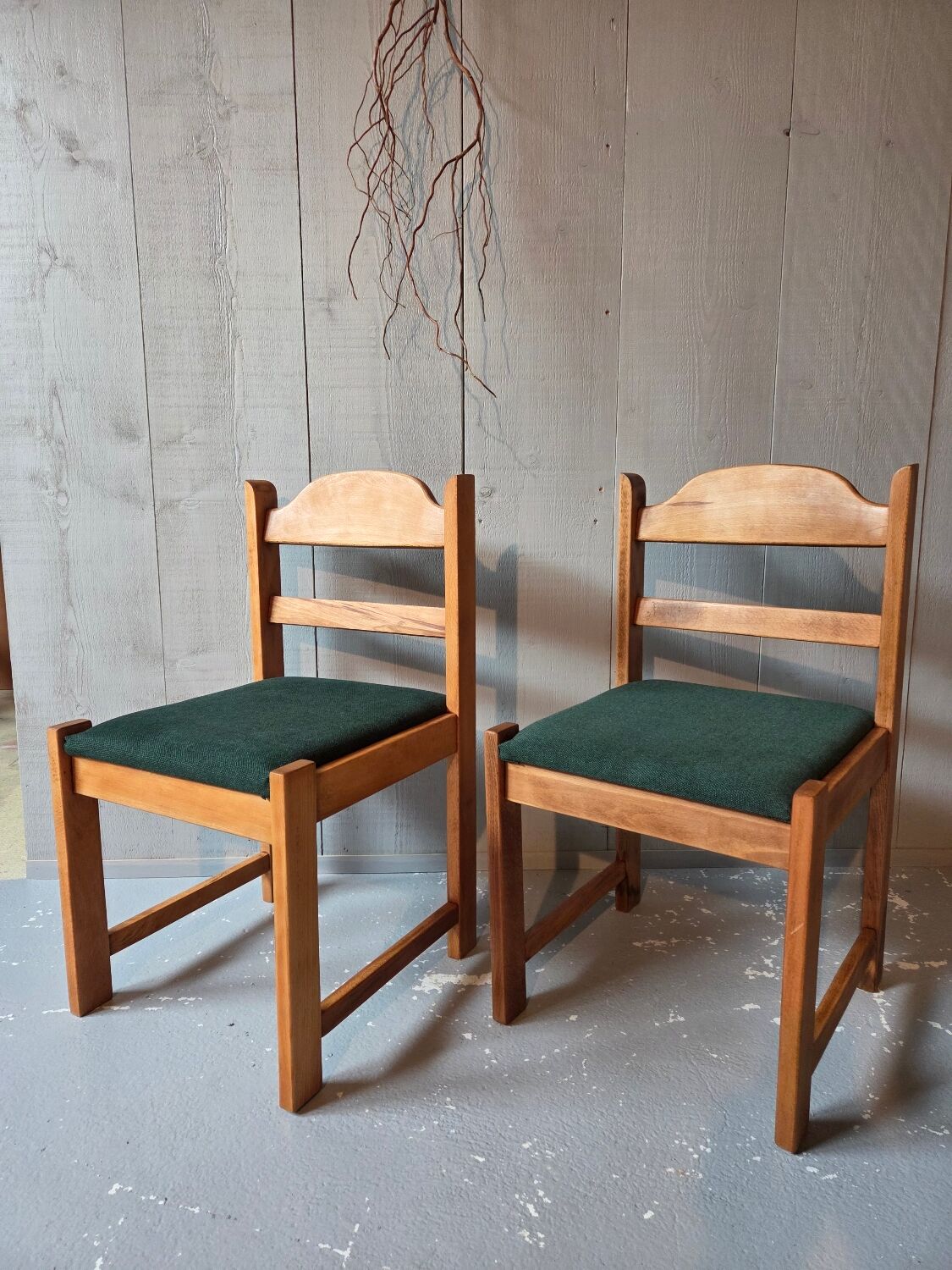4 green tweed chairs
