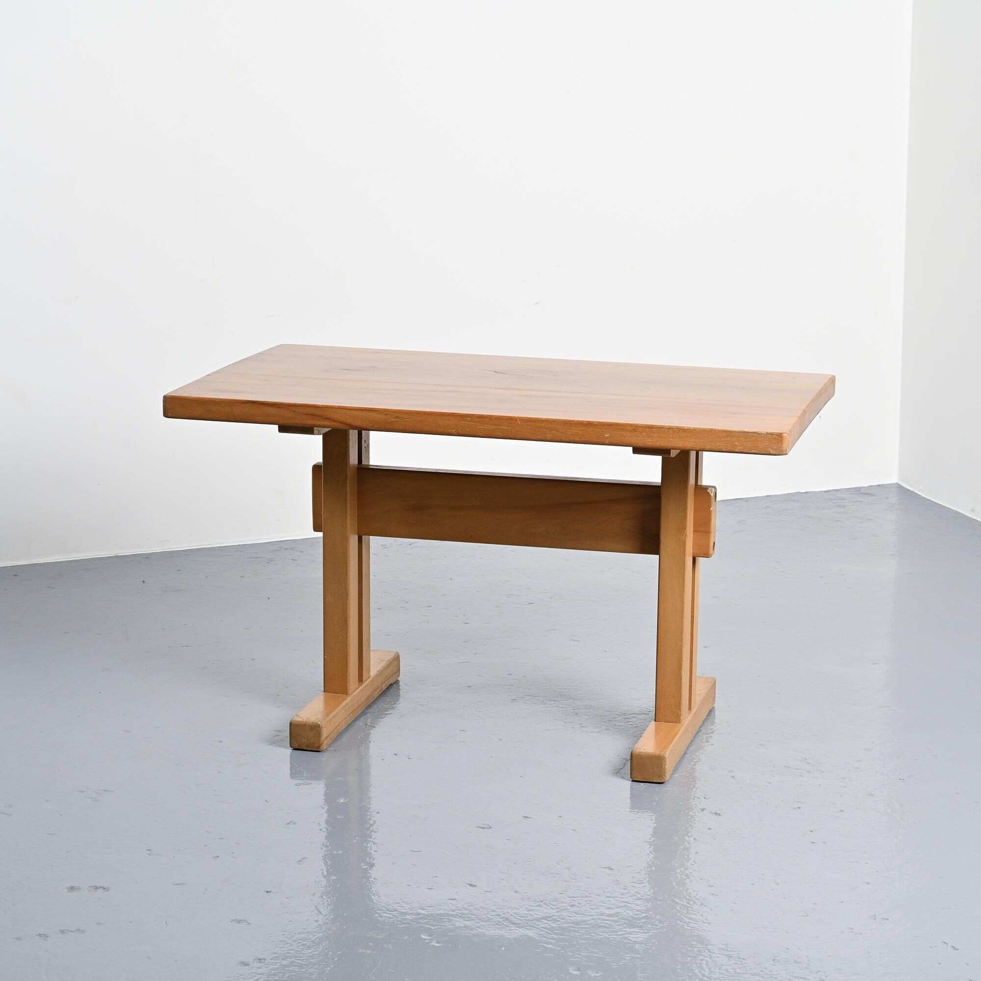 Solid elm mountain table Les Arcs