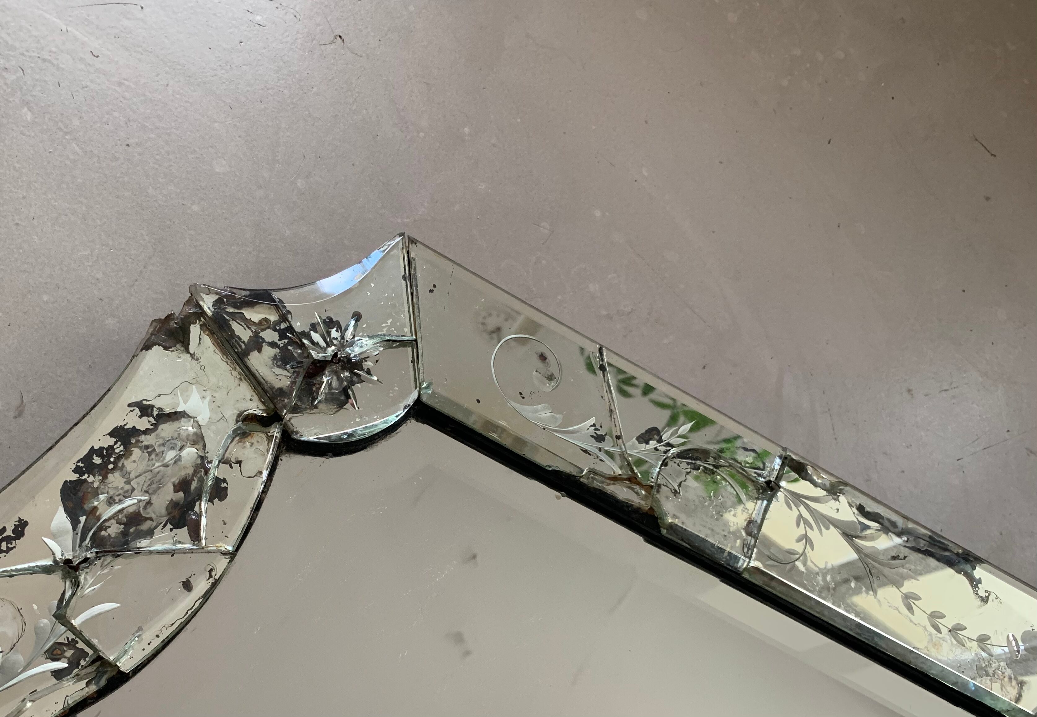 Venetian mirror 65x102cm