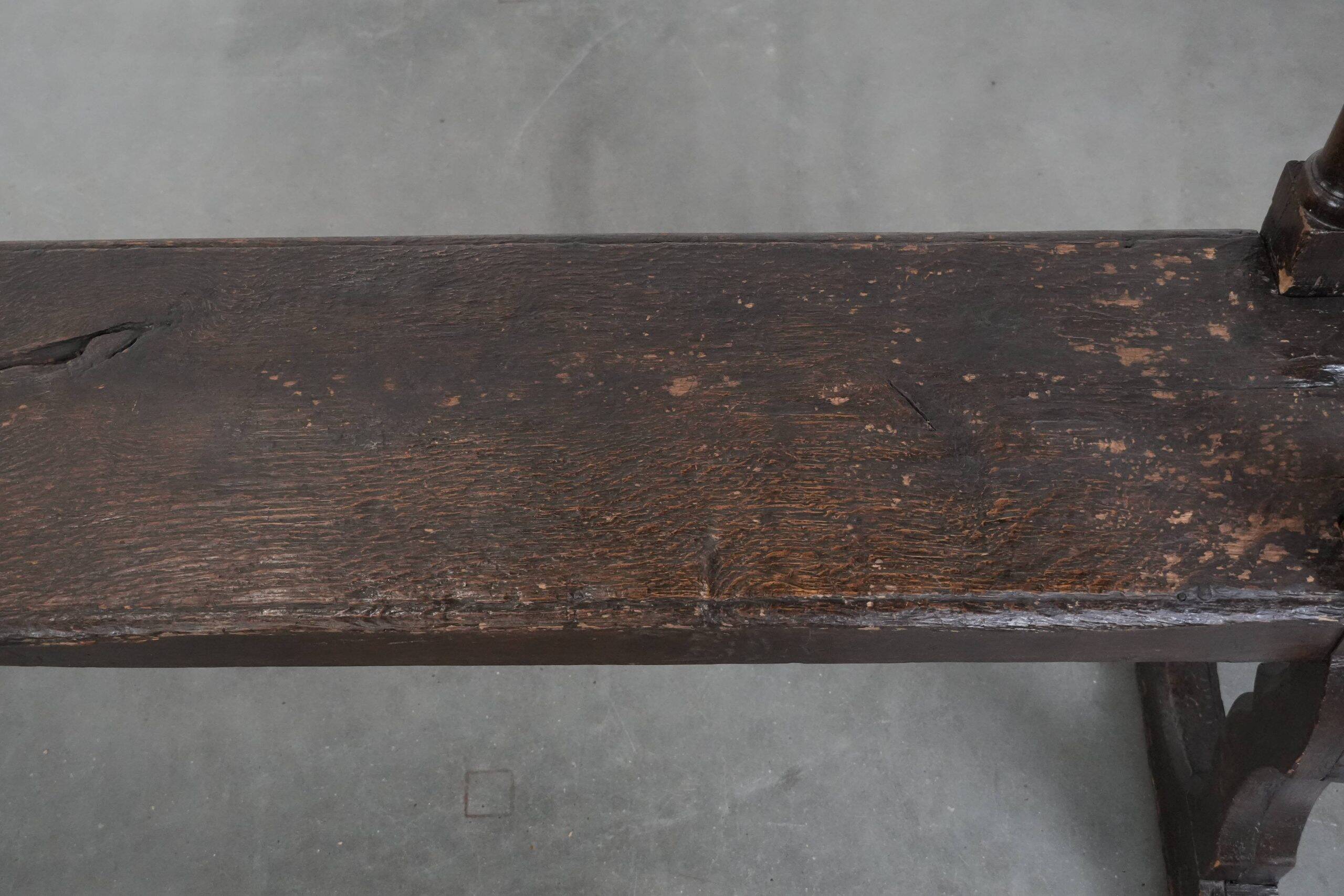 Antique English early 19th century hall bench made of oak