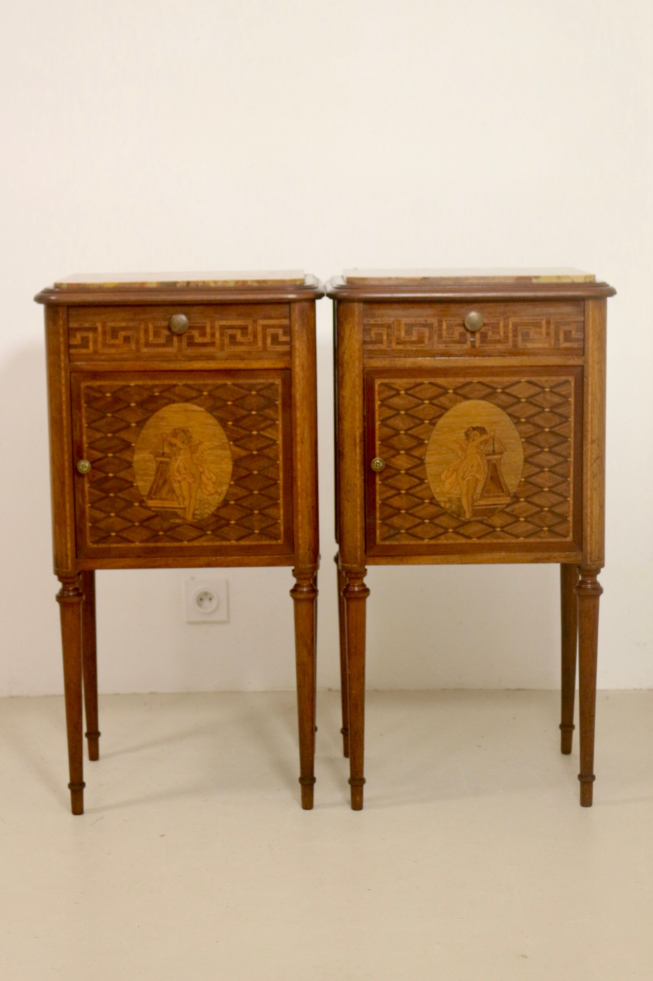 Pair of marquetry bedside tables decorated in marble façade Brèche d'Aleppo. Ref Toulouse.