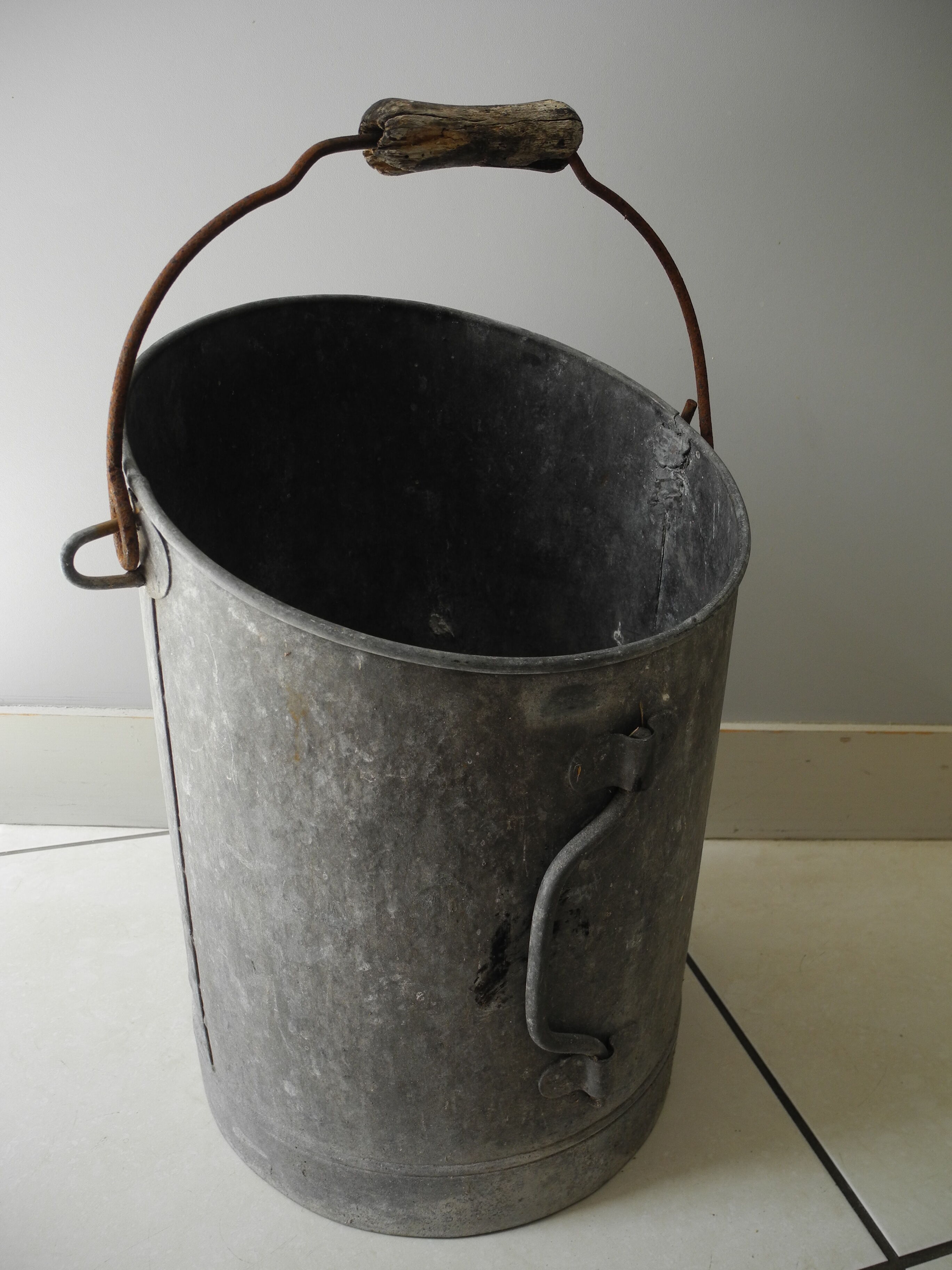 Old bucket coal zinc old zinc coal bucket zinkkohleeimer rustic decoration