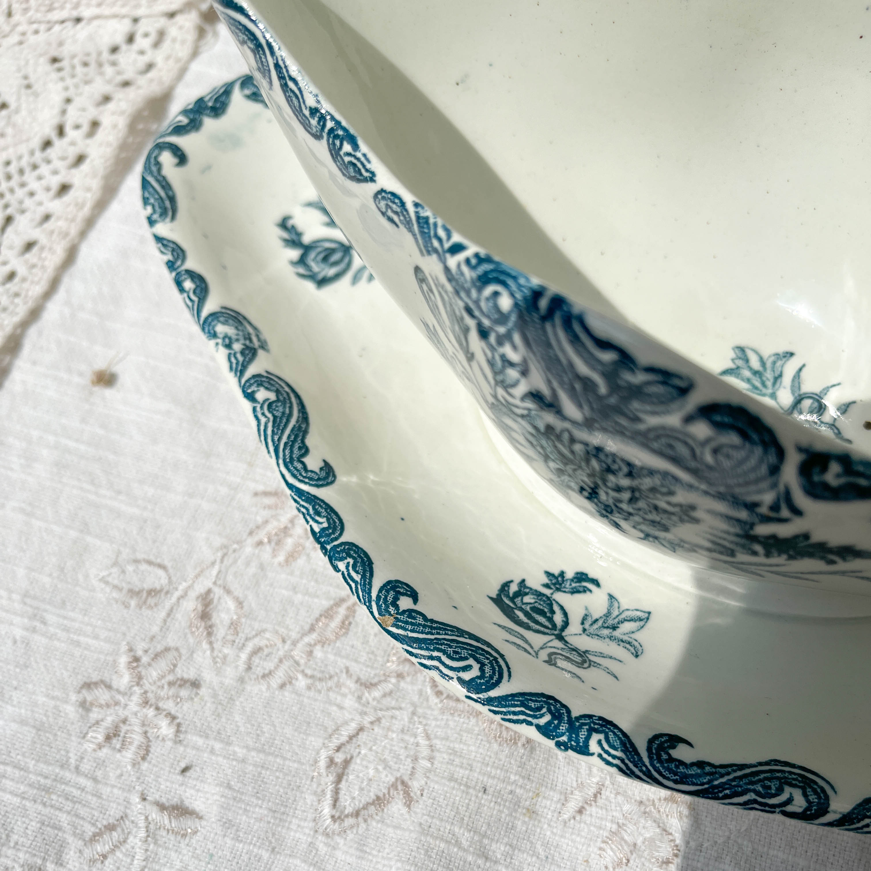Vintage gravy boat terre de fer clairefontaine model " poppy "