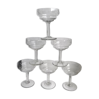 Lot de 6 petits coupes à champagne en cristal gravé années 50