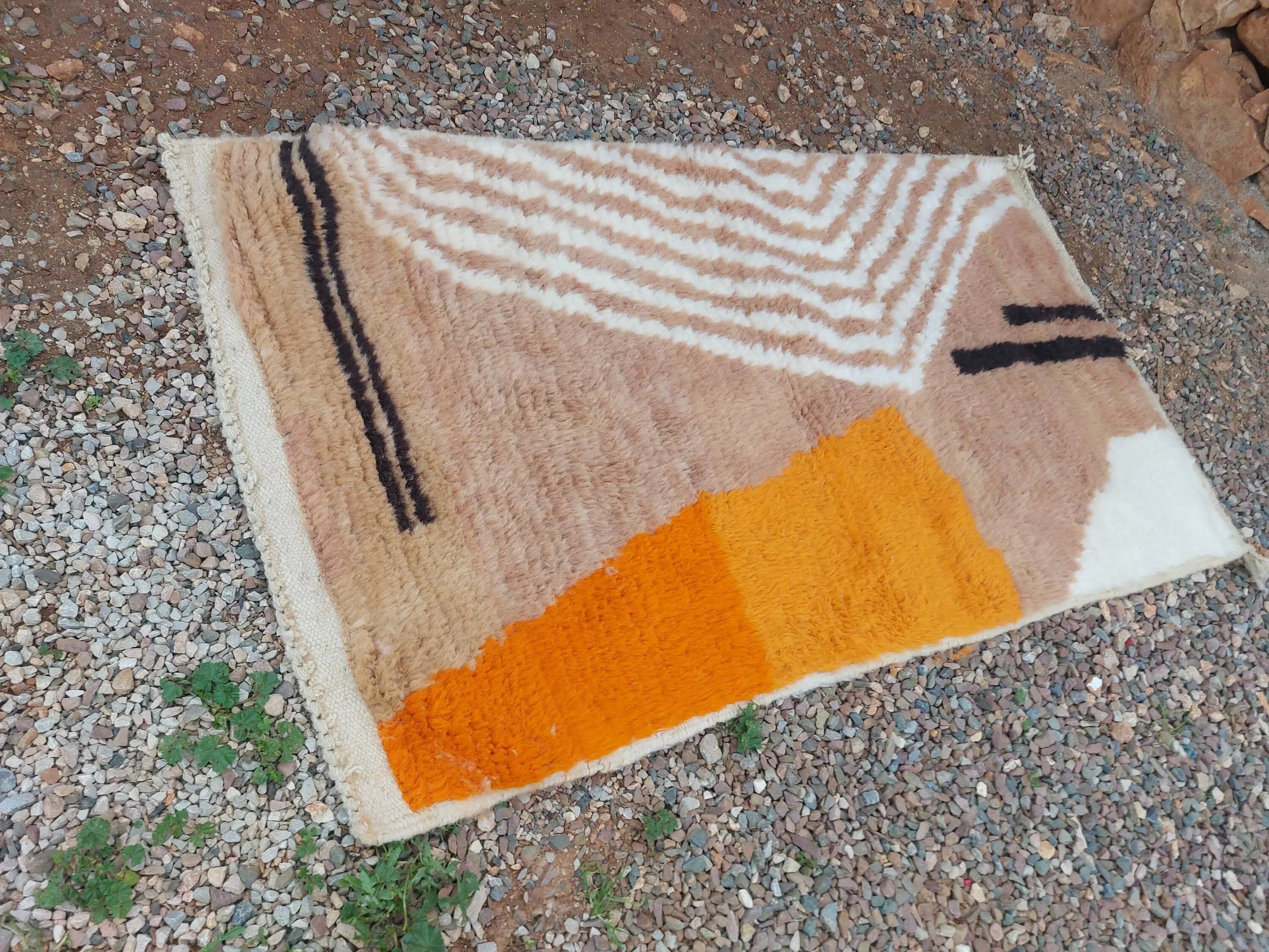 Unique natural wool Moroccan rug 3x2 m