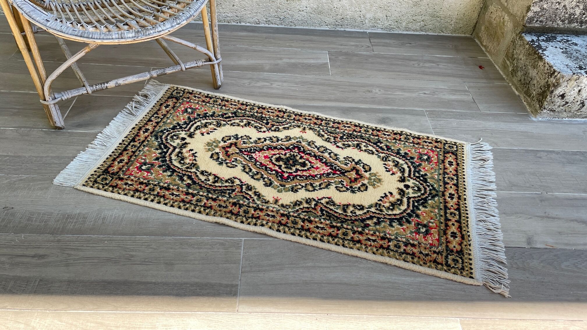 Beige mechanical carpet 80s