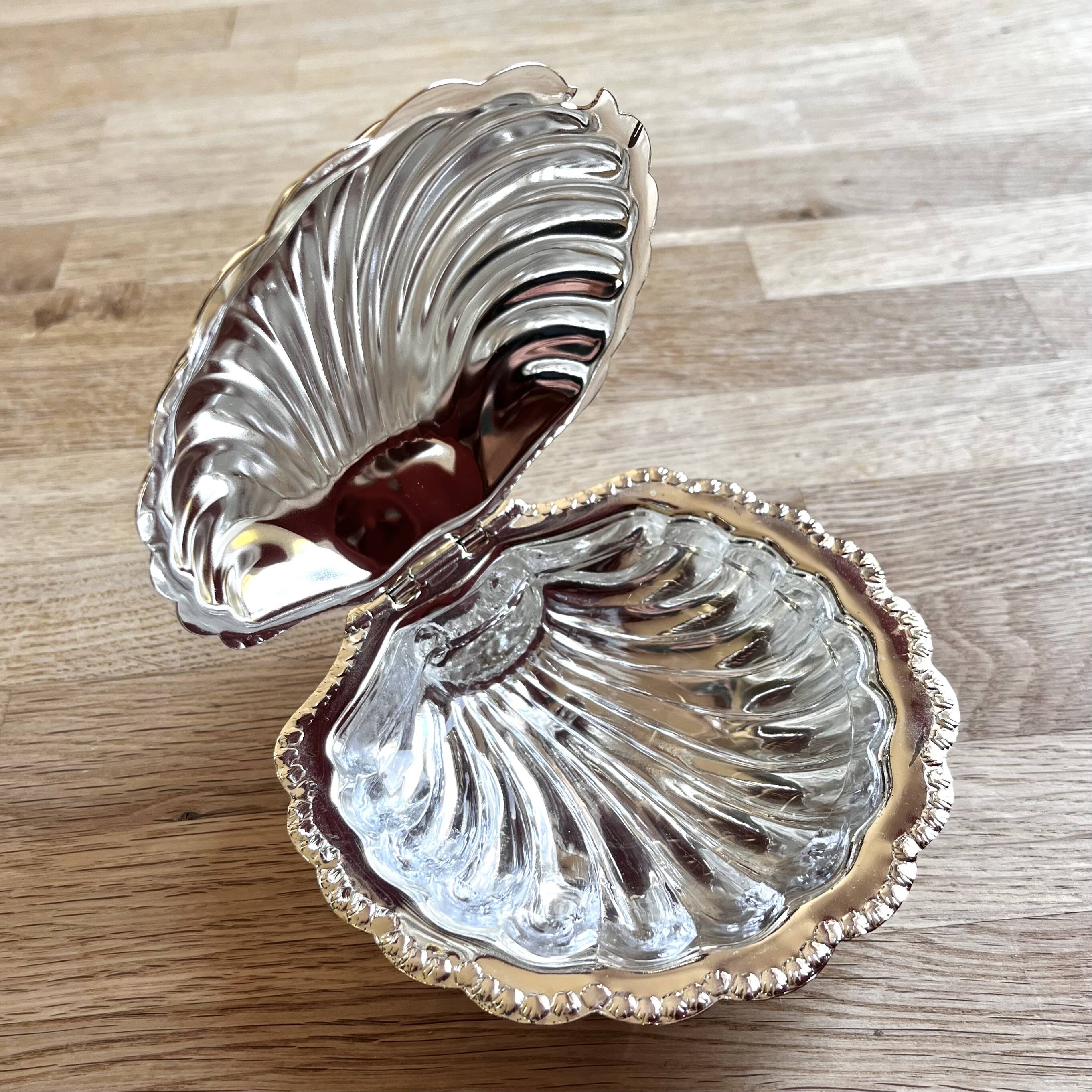 Shell butter dish