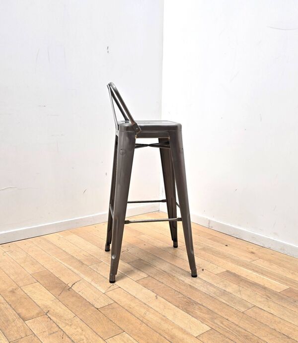 Suite de 4 chaises de bar, Tolix