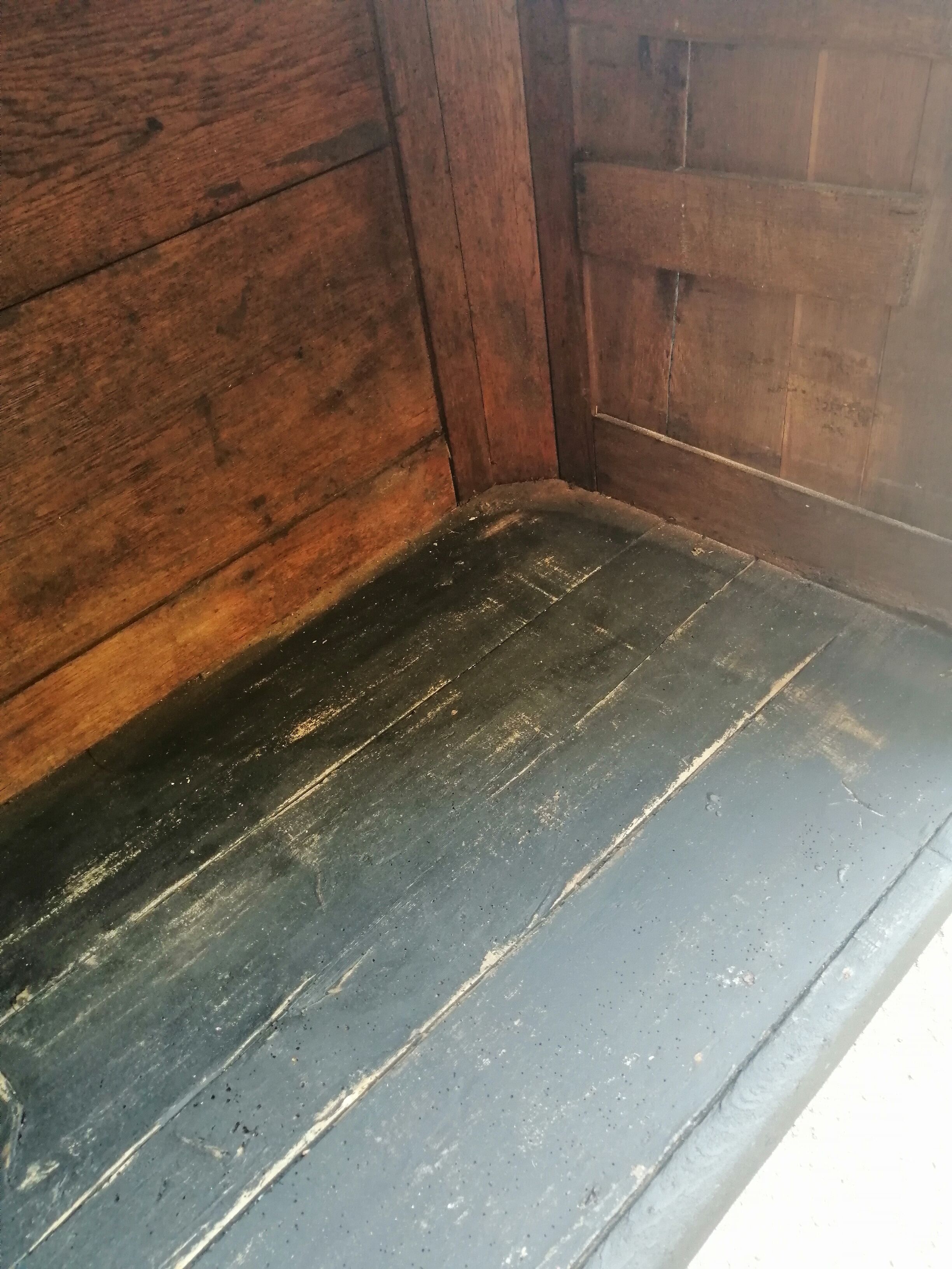 Former 231 cm store counter