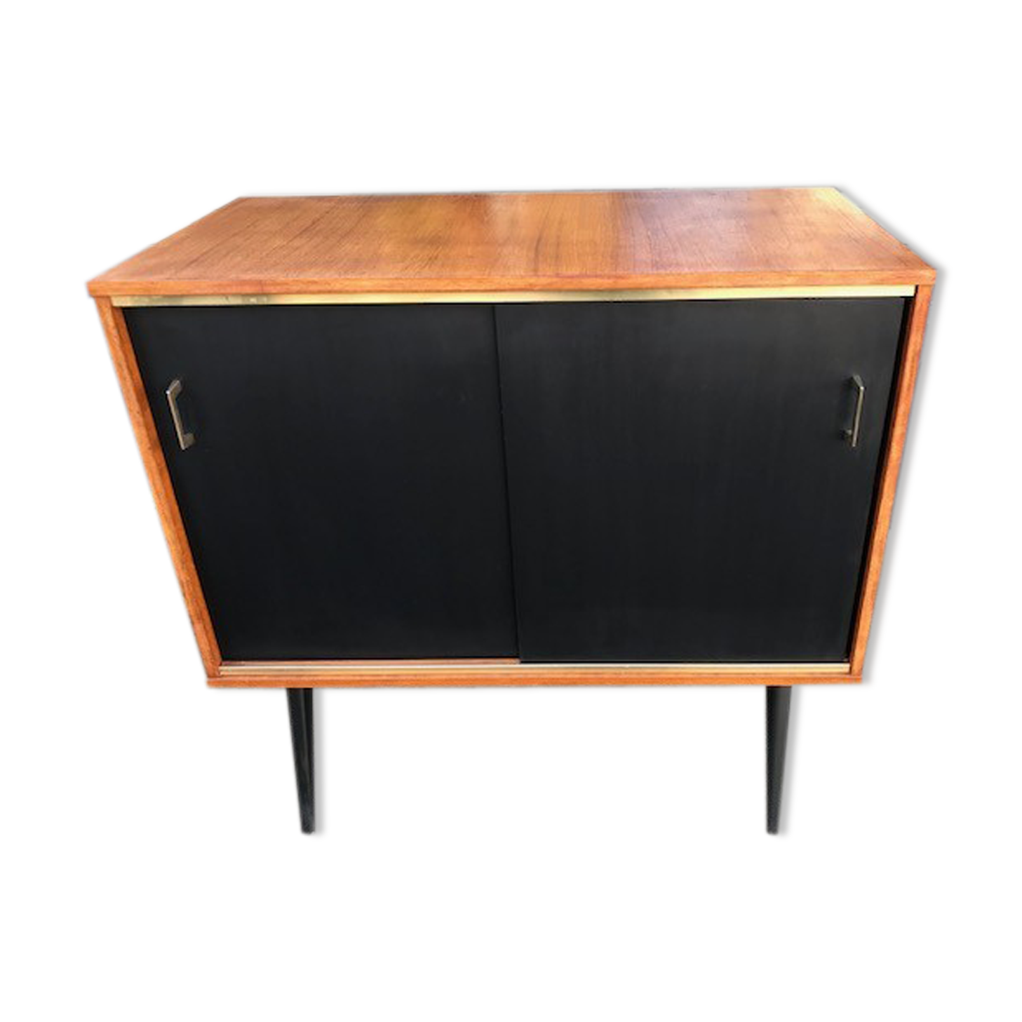 Sliding doors buffet